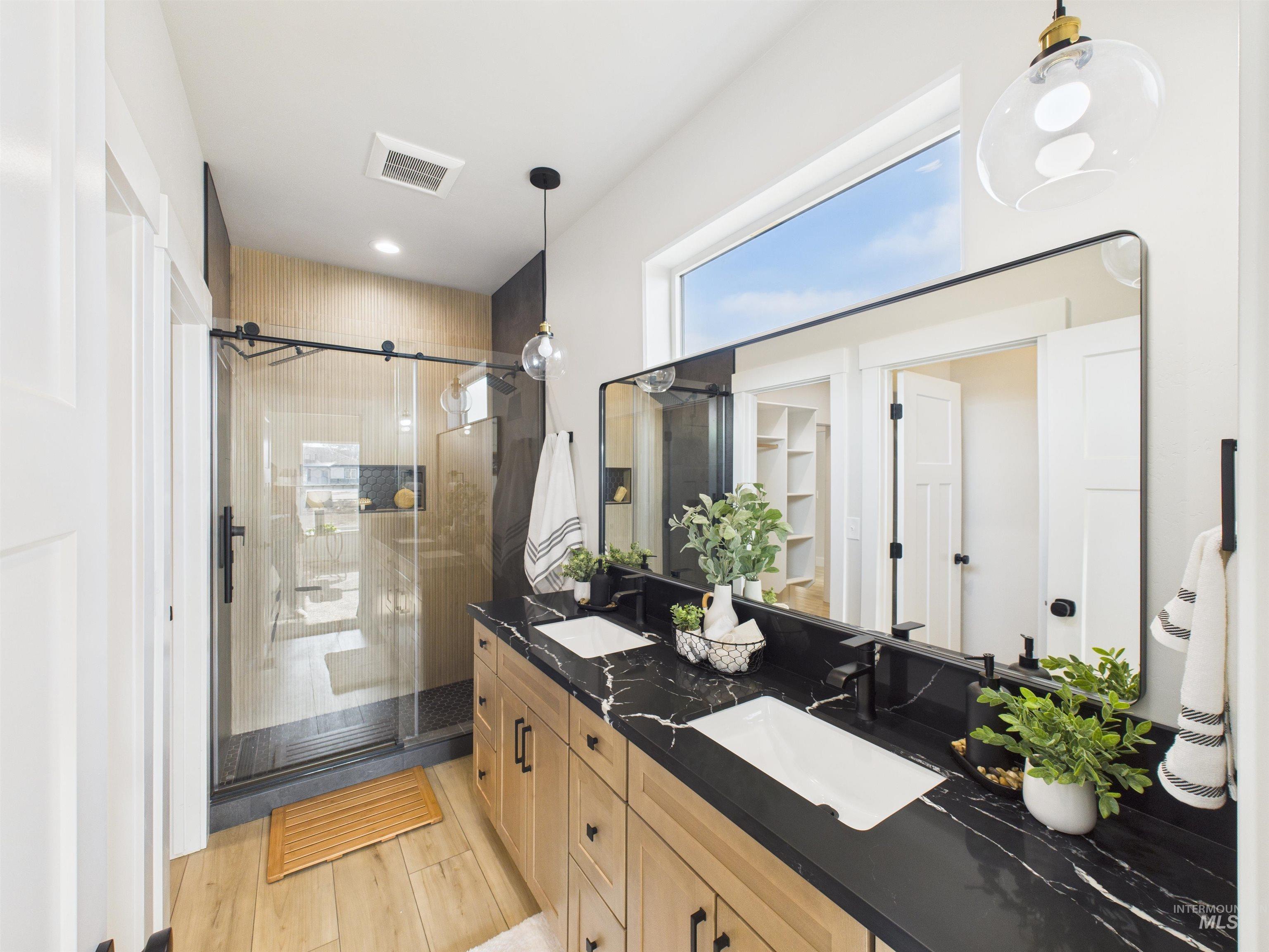 1215 Bronze, Rupert, Idaho 83336, 3 Bedrooms, 2 Bathrooms, Residential For Sale, Price $415,000,MLS 98968323