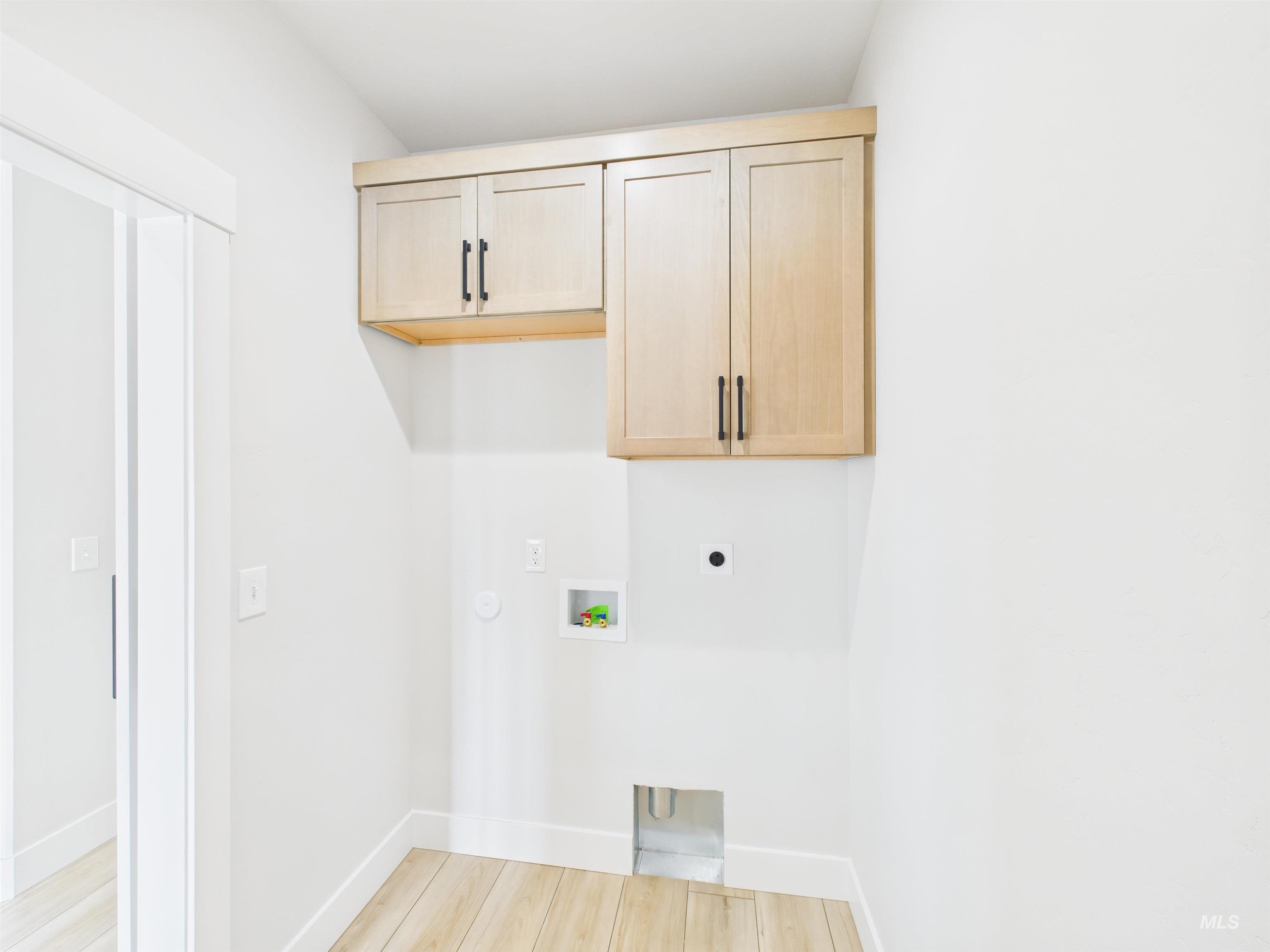 1215 Bronze, Rupert, Idaho 83336, 3 Bedrooms, 2 Bathrooms, Residential For Sale, Price $415,000,MLS 98968323