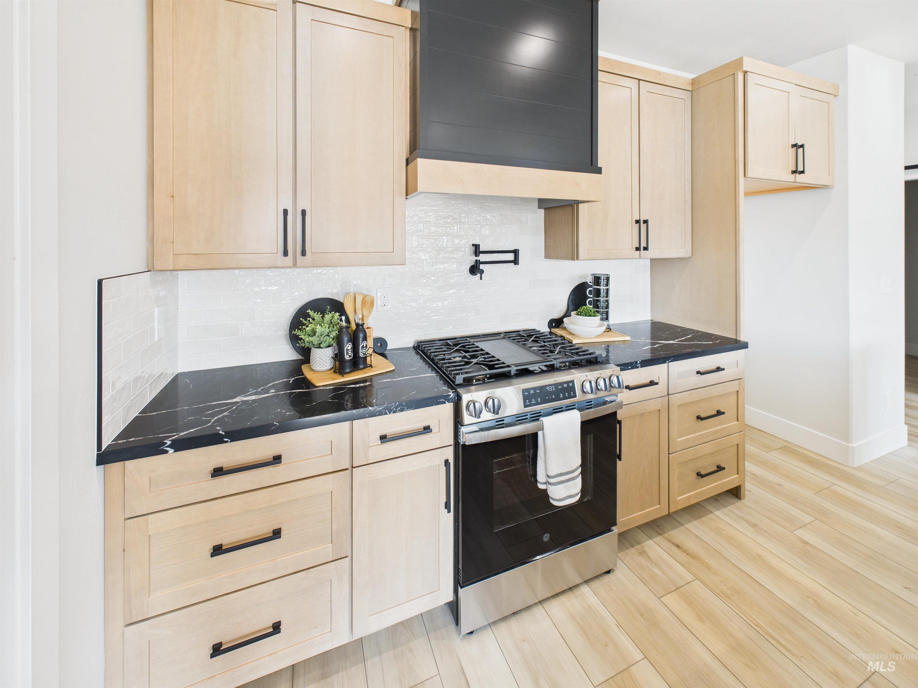 1215 Bronze, Rupert, Idaho 83336, 3 Bedrooms, 2 Bathrooms, Residential For Sale, Price $415,000,MLS 98968323