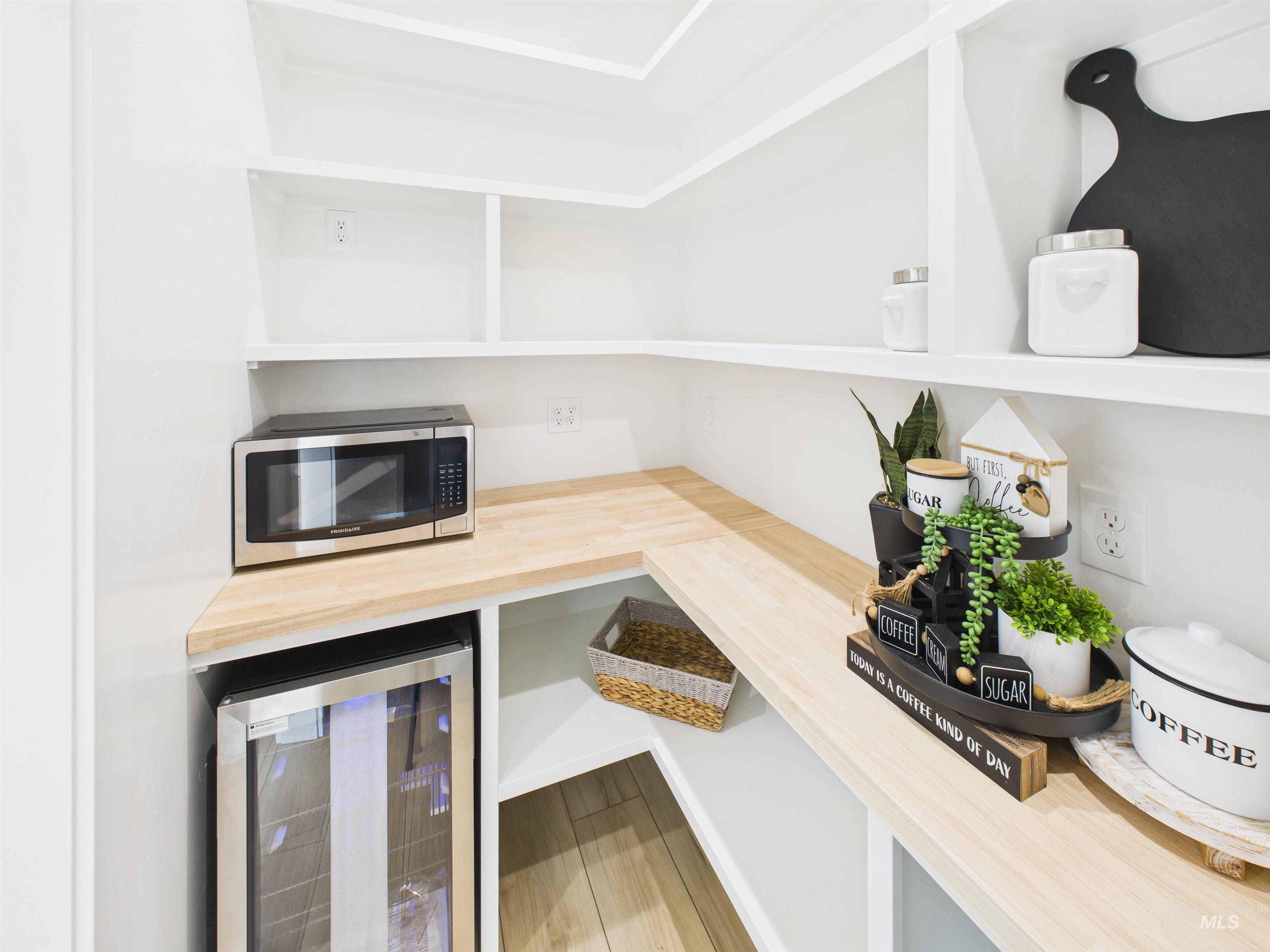 1215 Bronze, Rupert, Idaho 83336, 3 Bedrooms, 2 Bathrooms, Residential For Sale, Price $415,000,MLS 98968323