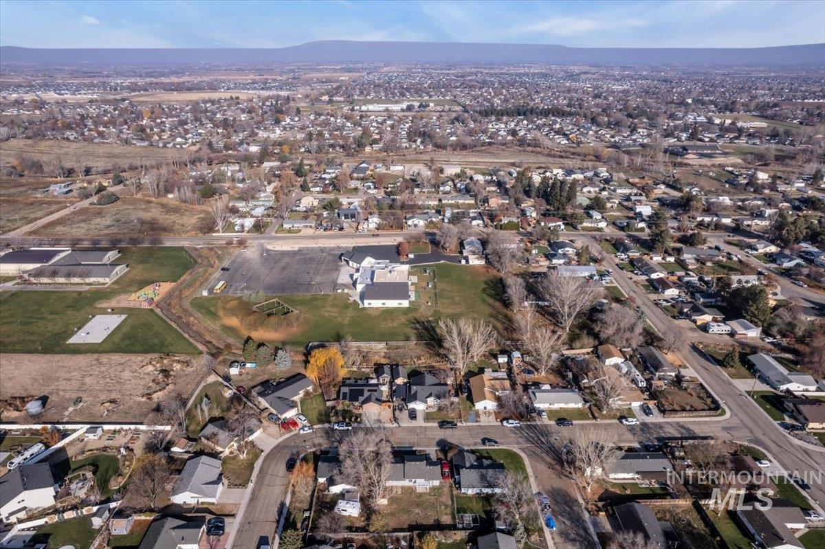 1331 W Curtner St, Kuna, Idaho 83634, 3 Bedrooms, 1.5 Bathrooms, Residential For Sale, Price $350,000, 98968328