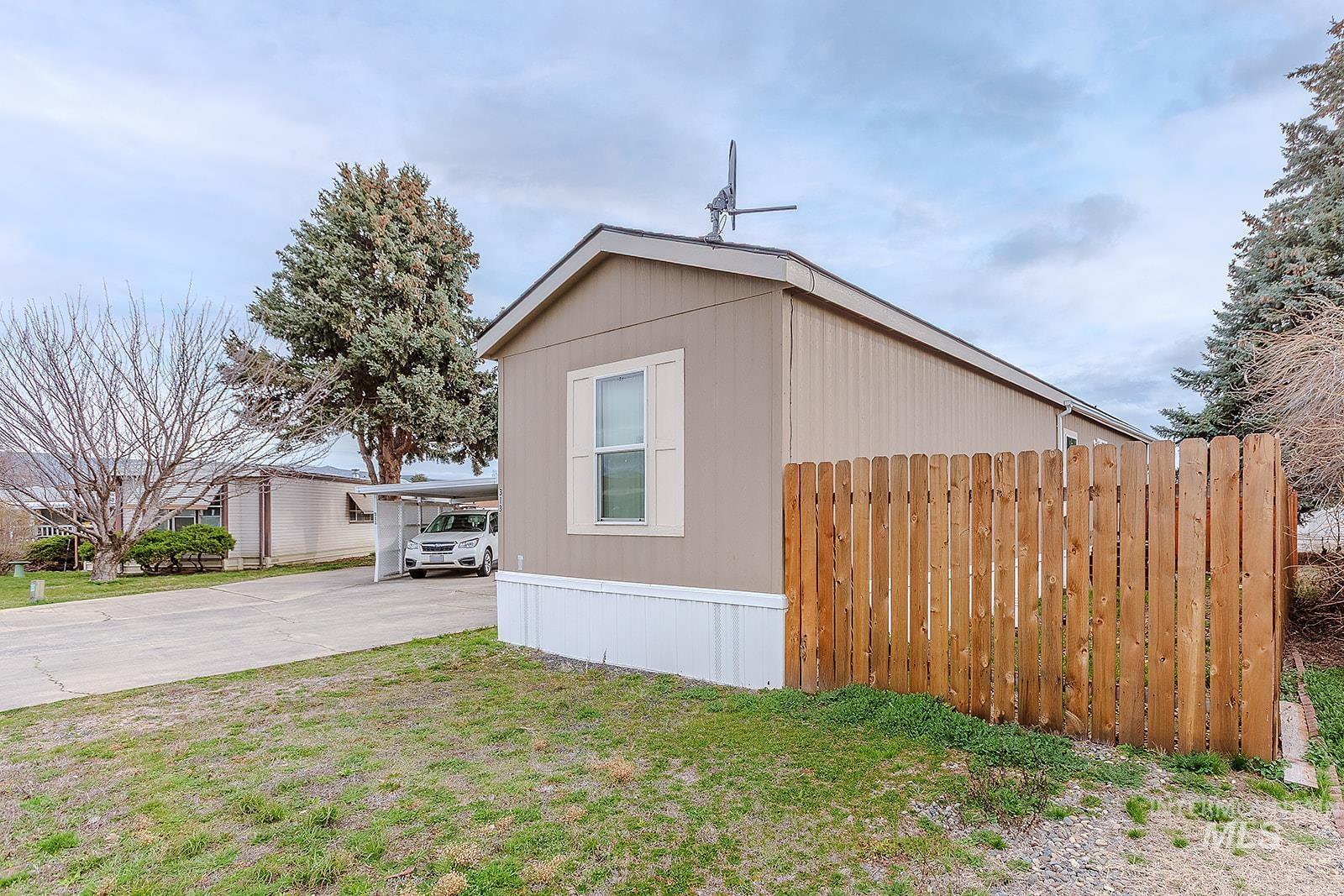 2015 6th Ave, Clarkston, Washington 99403, 2 Bedrooms, 1 Bathroom, Residential For Sale, Price $69,500,MLS 98968330