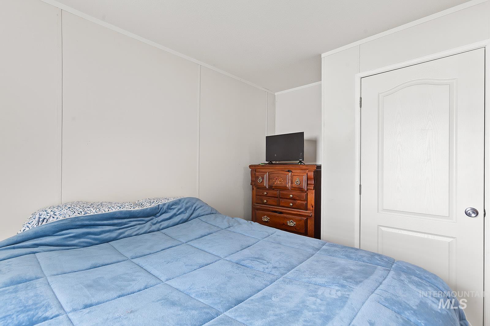 2015 6th Ave, Clarkston, Washington 99403, 2 Bedrooms, 1 Bathroom, Residential For Sale, Price $69,500,MLS 98968330