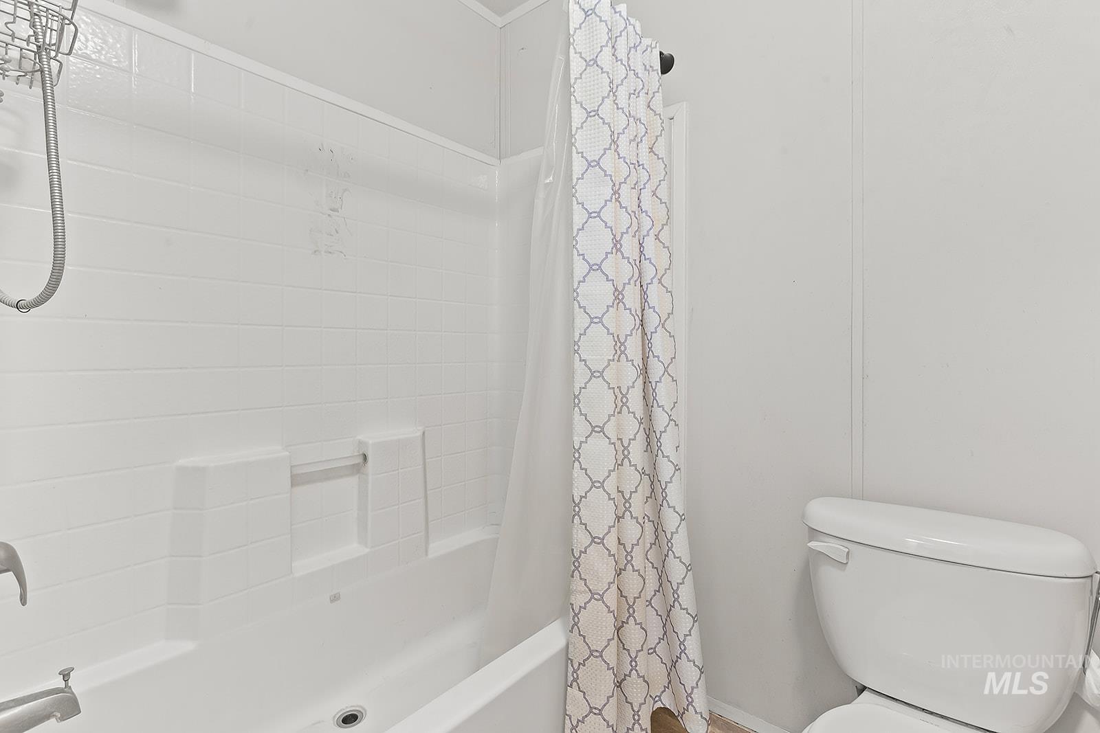 2015 6th Ave, Clarkston, Washington 99403, 2 Bedrooms, 1 Bathroom, Residential For Sale, Price $69,500,MLS 98968330