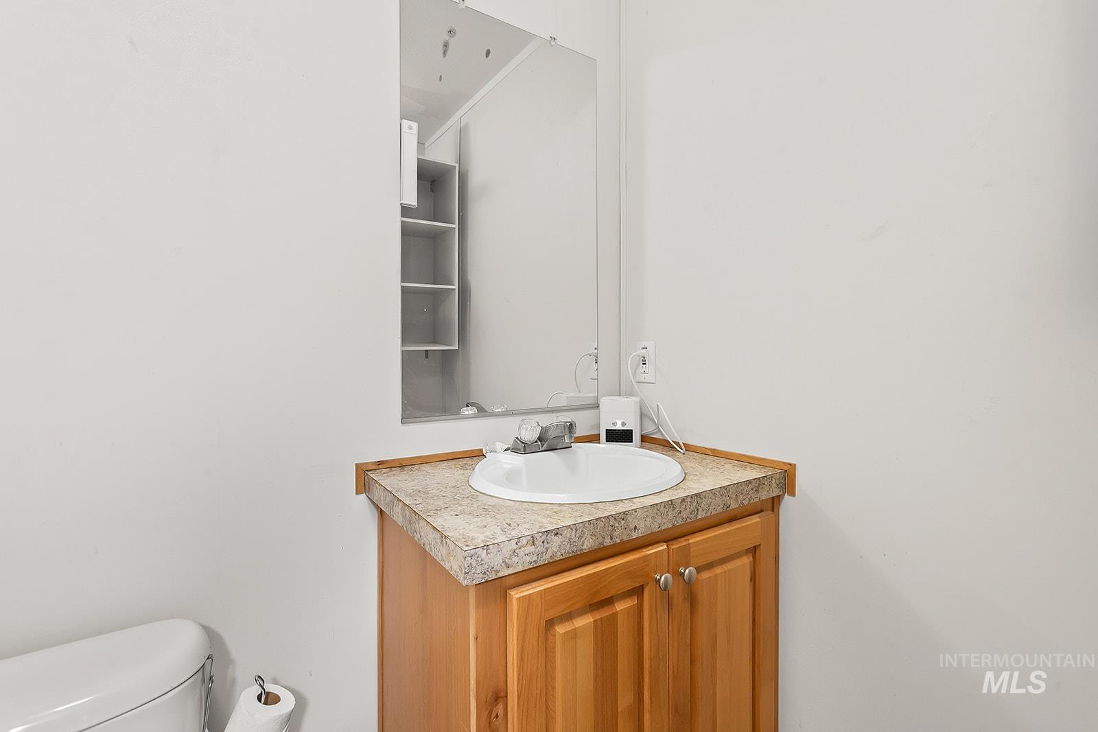 2015 6th Ave, Clarkston, Washington 99403, 2 Bedrooms, 1 Bathroom, Residential For Sale, Price $69,500,MLS 98968330