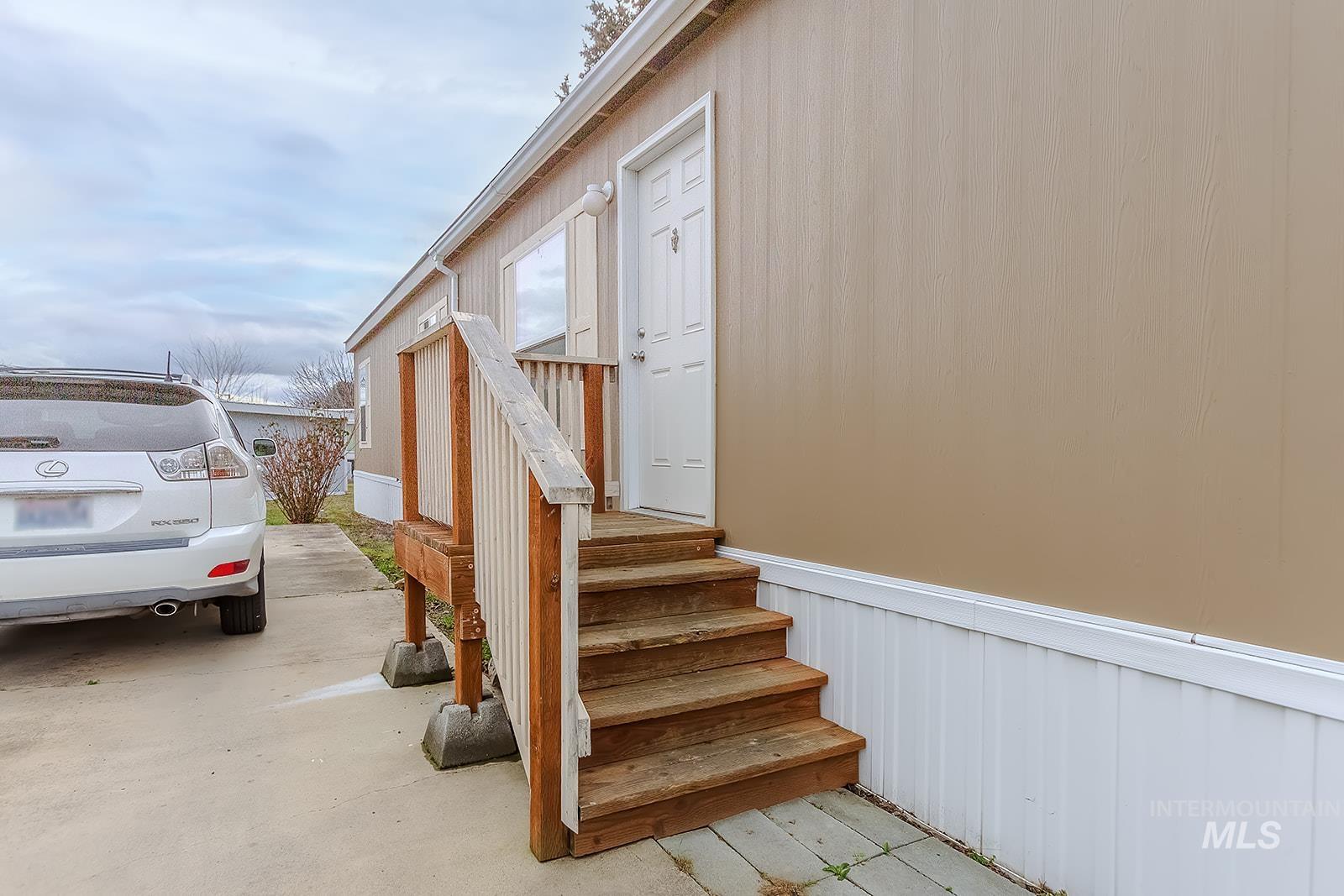 2015 6th Ave, Clarkston, Washington 99403, 2 Bedrooms, 1 Bathroom, Residential For Sale, Price $69,500,MLS 98968330