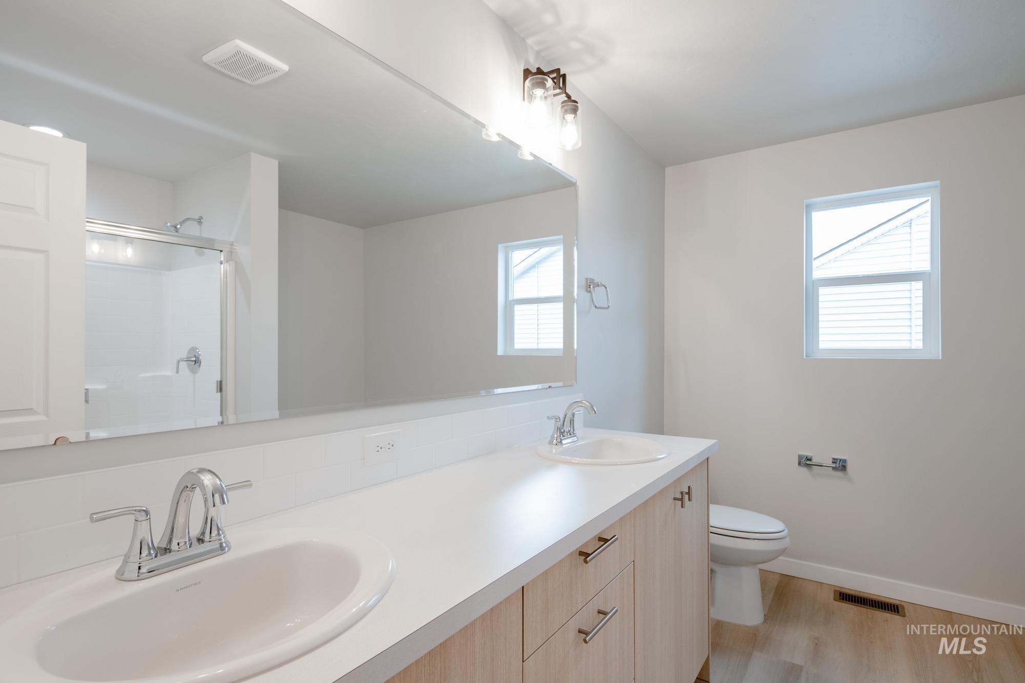 235 Caribou Ct, Horseshoe Bend, Idaho 83629, 3 Bedrooms, 2.5 Bathrooms, Residential For Sale, Price $419,990,MLS 98968335