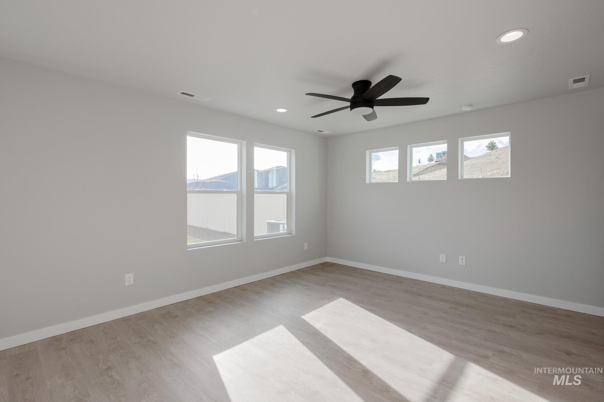 229 Moose St, Horseshoe Bend, Idaho 83629, 3 Bedrooms, 2.5 Bathrooms, Residential For Sale, Price $348,990,MLS 98968337