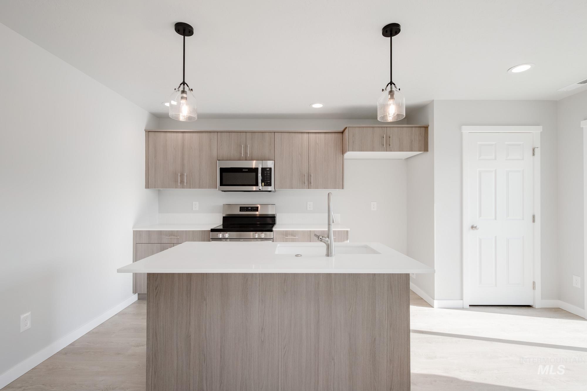 229 Moose St, Horseshoe Bend, Idaho 83629, 3 Bedrooms, 2.5 Bathrooms, Residential For Sale, Price $348,990,MLS 98968337