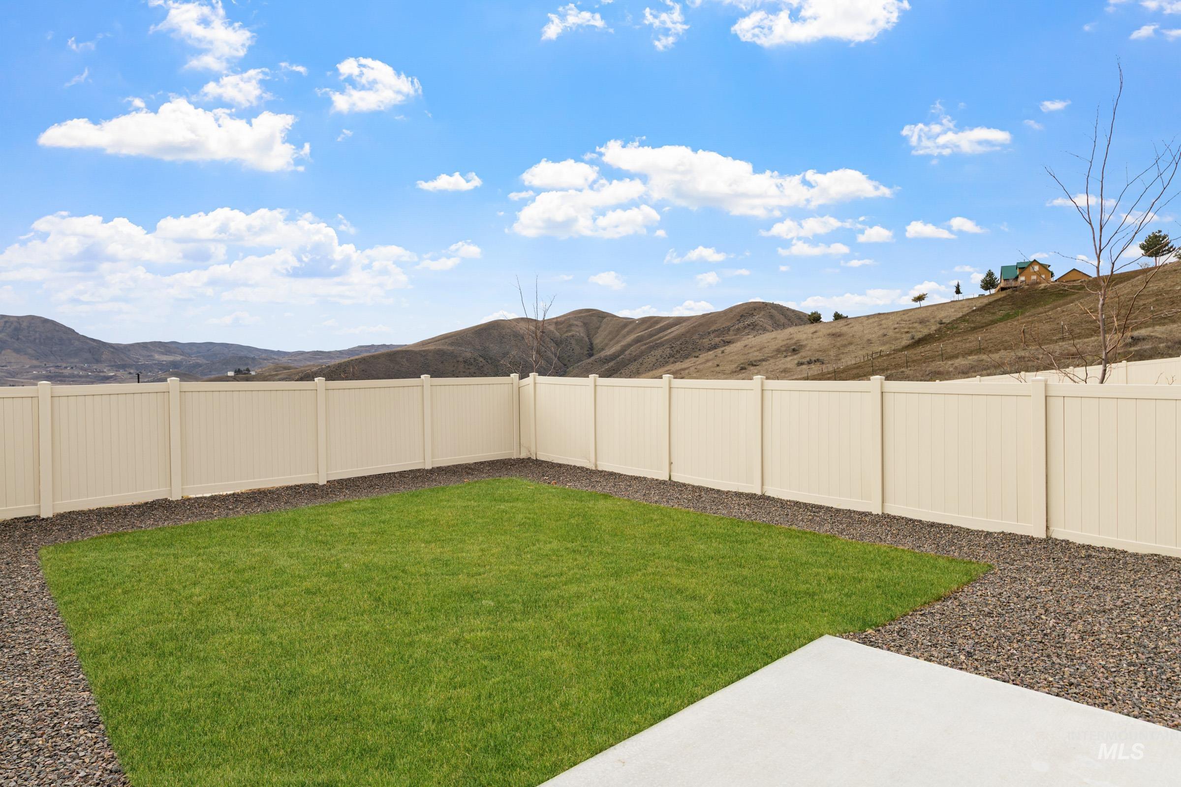 229 Moose St, Horseshoe Bend, Idaho 83629, 3 Bedrooms, 2.5 Bathrooms, Residential For Sale, Price $348,990, 98968337