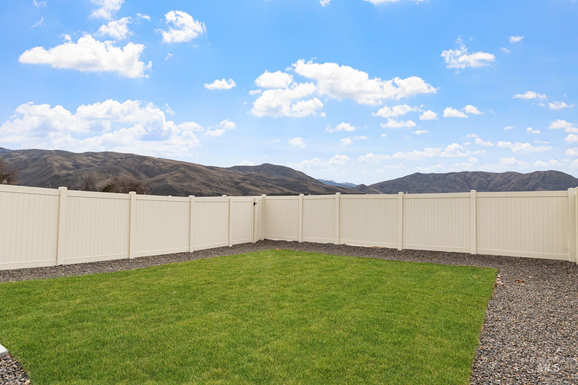 229 Moose St, Horseshoe Bend, Idaho 83629, 3 Bedrooms, 2.5 Bathrooms, Residential For Sale, Price $348,990, 98968337