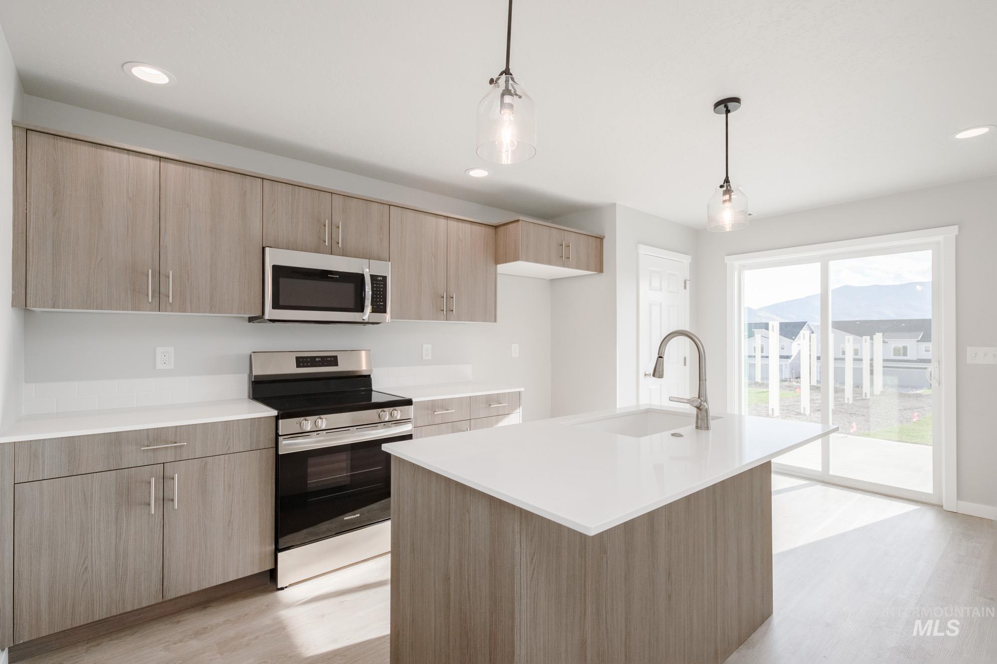 229 Moose St, Horseshoe Bend, Idaho 83629, 3 Bedrooms, 2.5 Bathrooms, Residential For Sale, Price $348,990,MLS 98968337