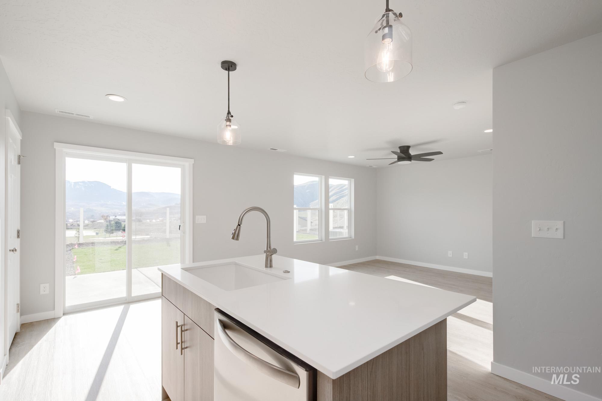 229 Moose St, Horseshoe Bend, Idaho 83629, 3 Bedrooms, 2.5 Bathrooms, Residential For Sale, Price $348,990,MLS 98968337