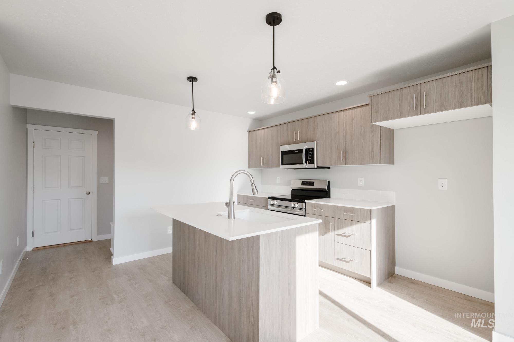 229 Moose St, Horseshoe Bend, Idaho 83629, 3 Bedrooms, 2.5 Bathrooms, Residential For Sale, Price $348,990,MLS 98968337