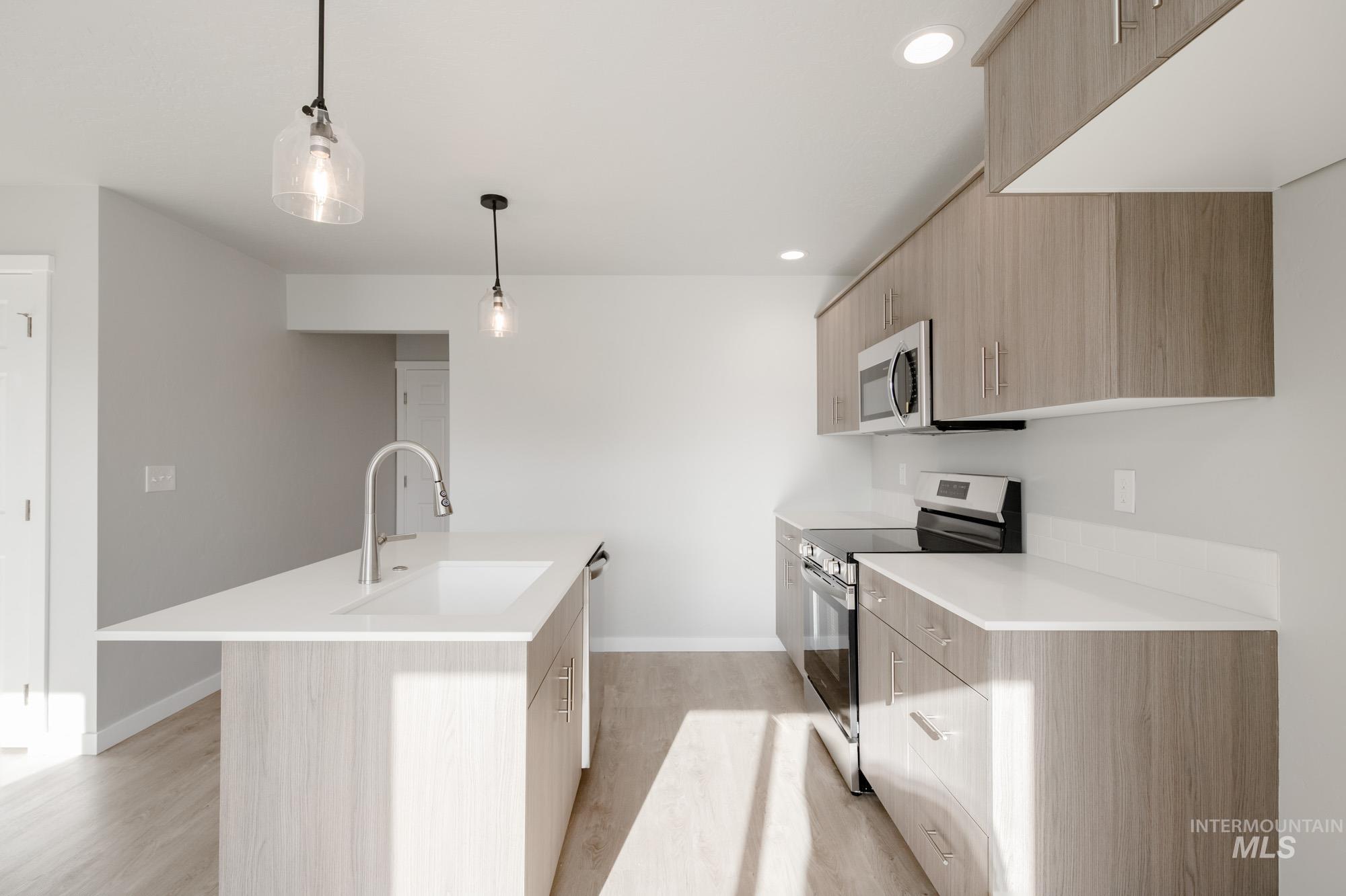 229 Moose St, Horseshoe Bend, Idaho 83629, 3 Bedrooms, 2.5 Bathrooms, Residential For Sale, Price $348,990,MLS 98968337