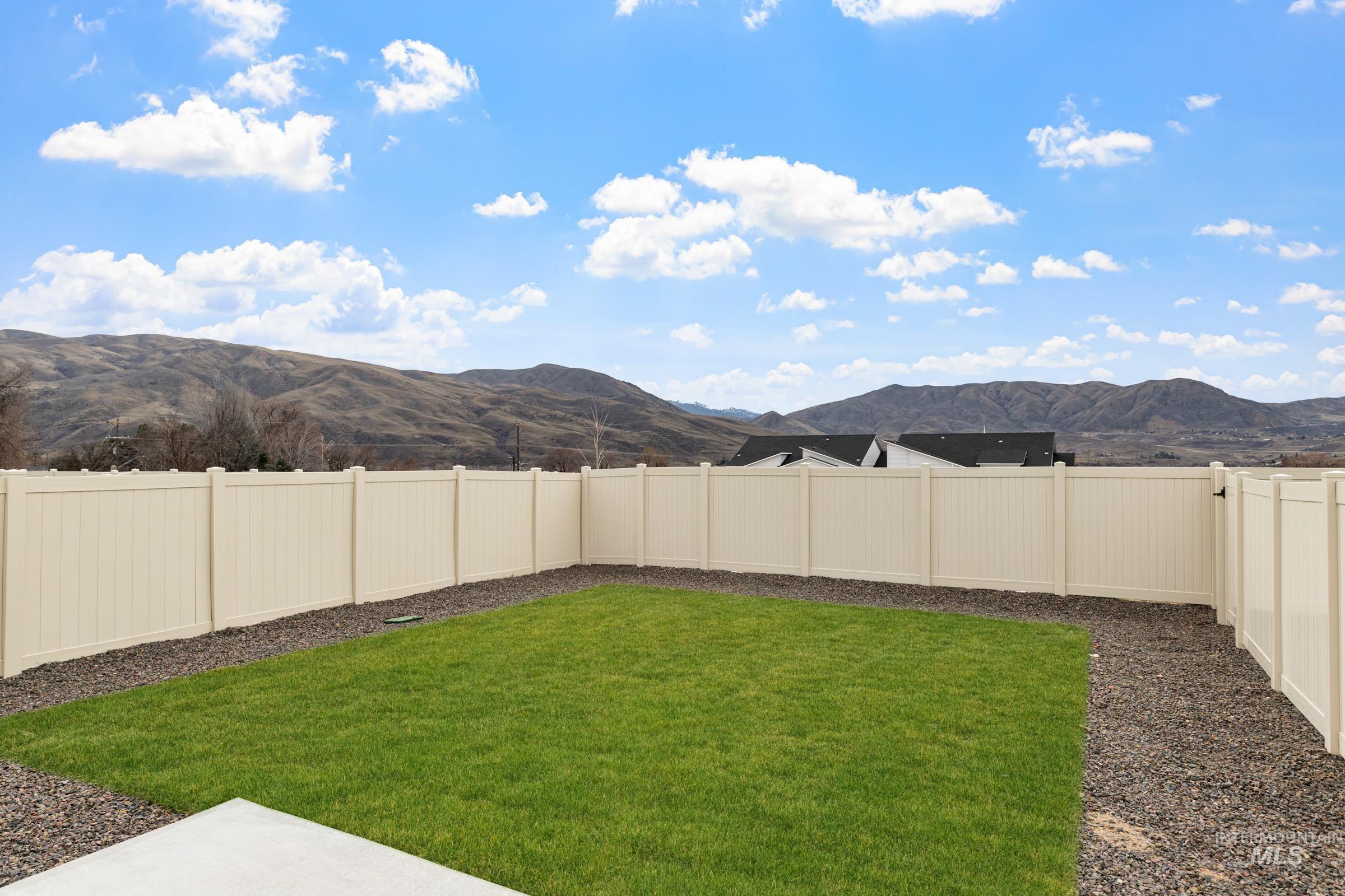 223 Moose St, Horseshoe Bend, Idaho 83629, 3 Bedrooms, 2.5 Bathrooms, Residential For Sale, Price $347,990, 98968338