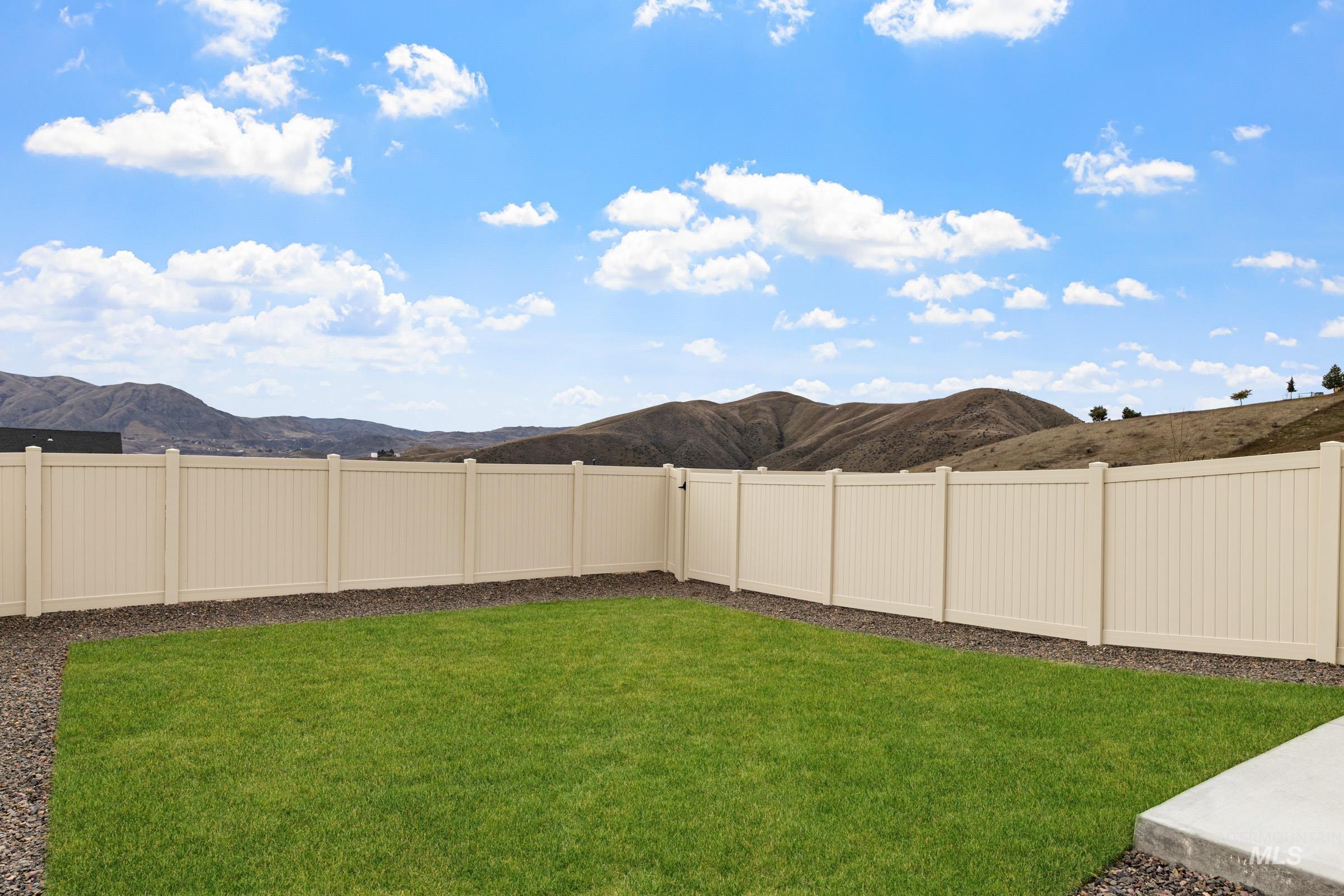 223 Moose St, Horseshoe Bend, Idaho 83629, 3 Bedrooms, 2.5 Bathrooms, Residential For Sale, Price $347,990, 98968338