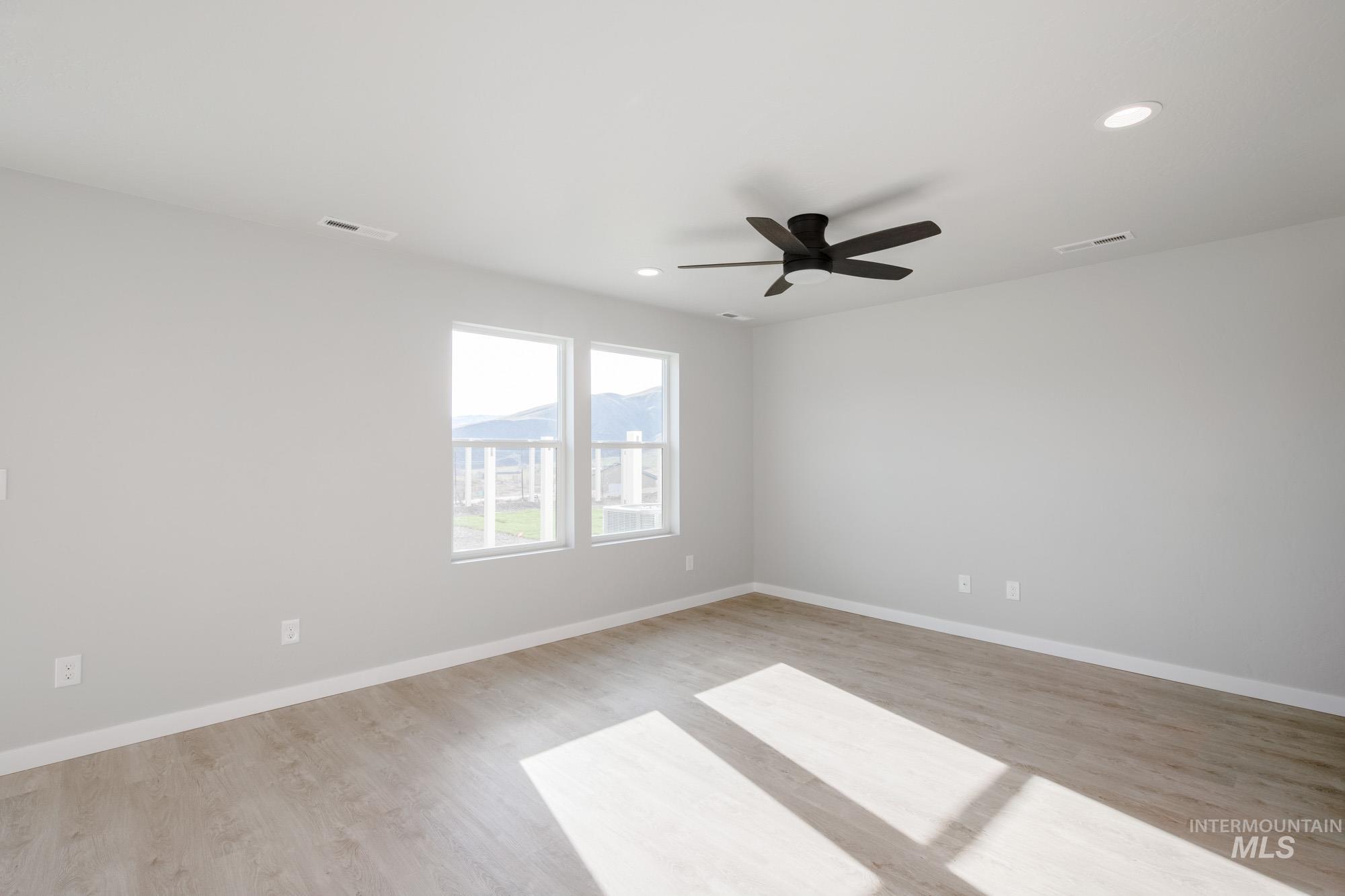 225 Moose St, Horseshoe Bend, Idaho 83629, 3 Bedrooms, 2.5 Bathrooms, Residential For Sale, Price $349,990,MLS 98968339