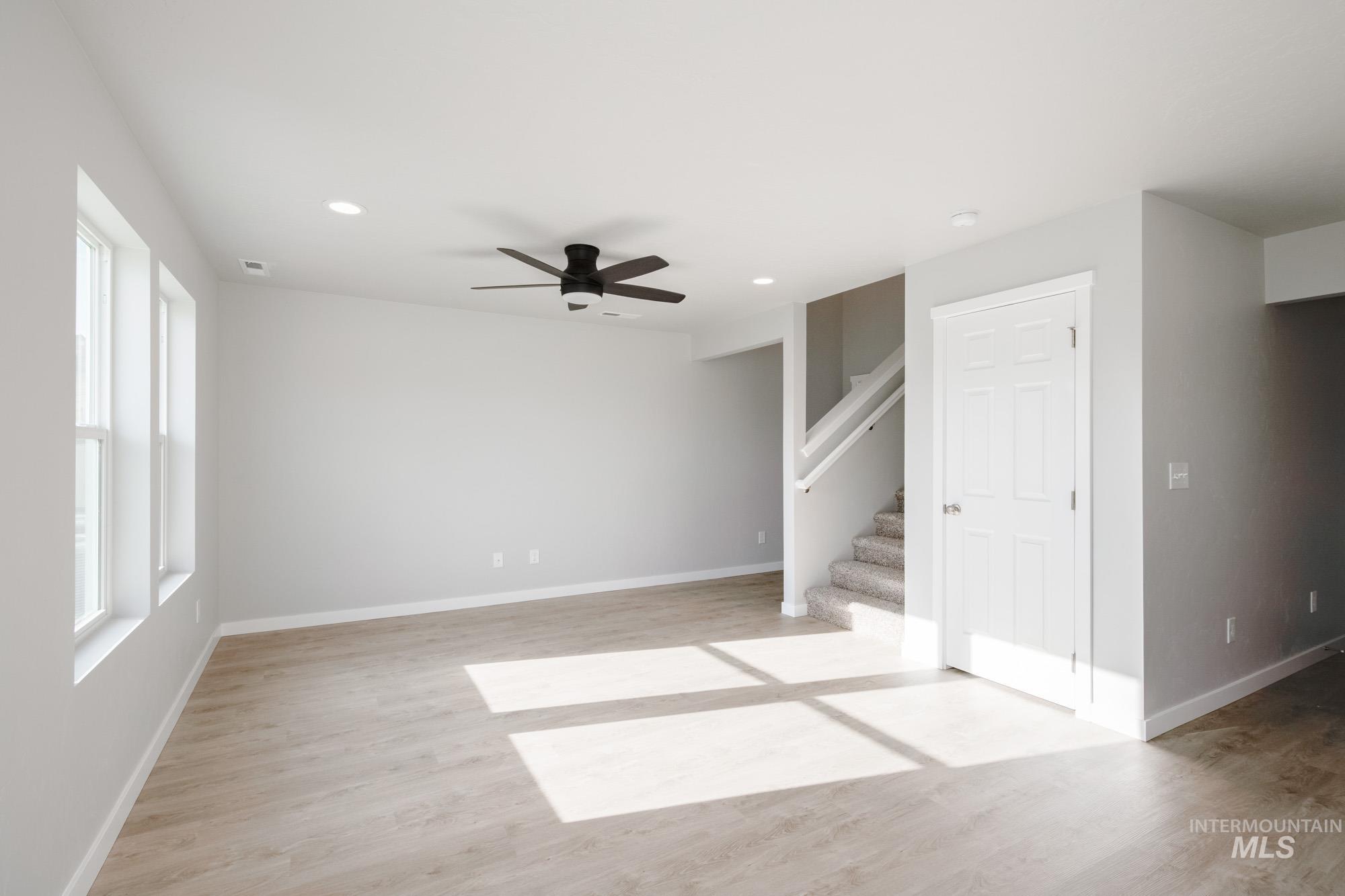 225 Moose St, Horseshoe Bend, Idaho 83629, 3 Bedrooms, 2.5 Bathrooms, Residential For Sale, Price $349,990,MLS 98968339