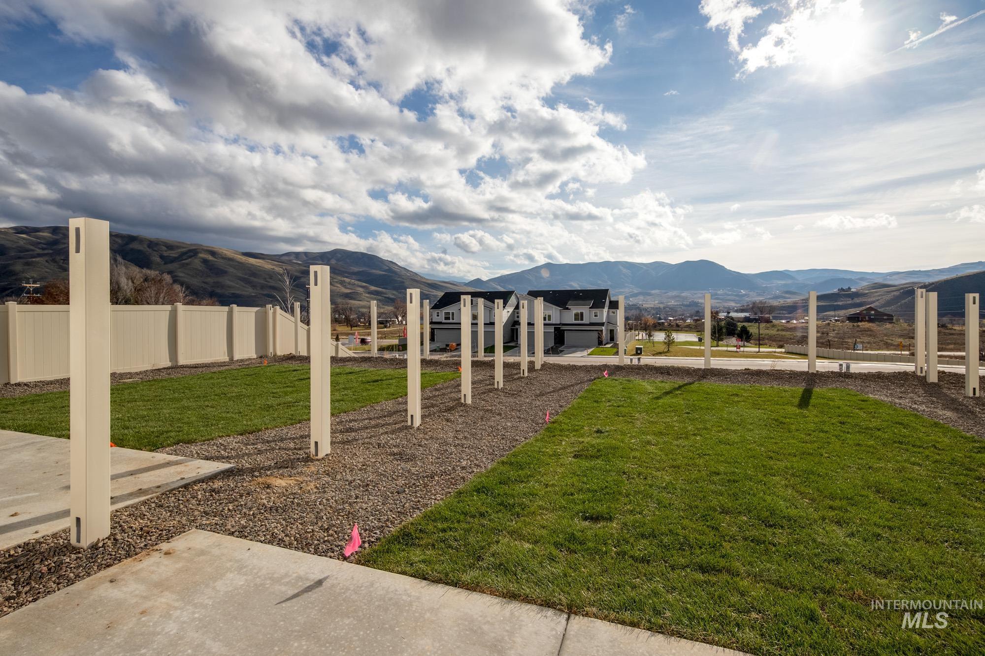 225 Moose St, Horseshoe Bend, Idaho 83629, 3 Bedrooms, 2.5 Bathrooms, Residential For Sale, Price $349,990,MLS 98968339