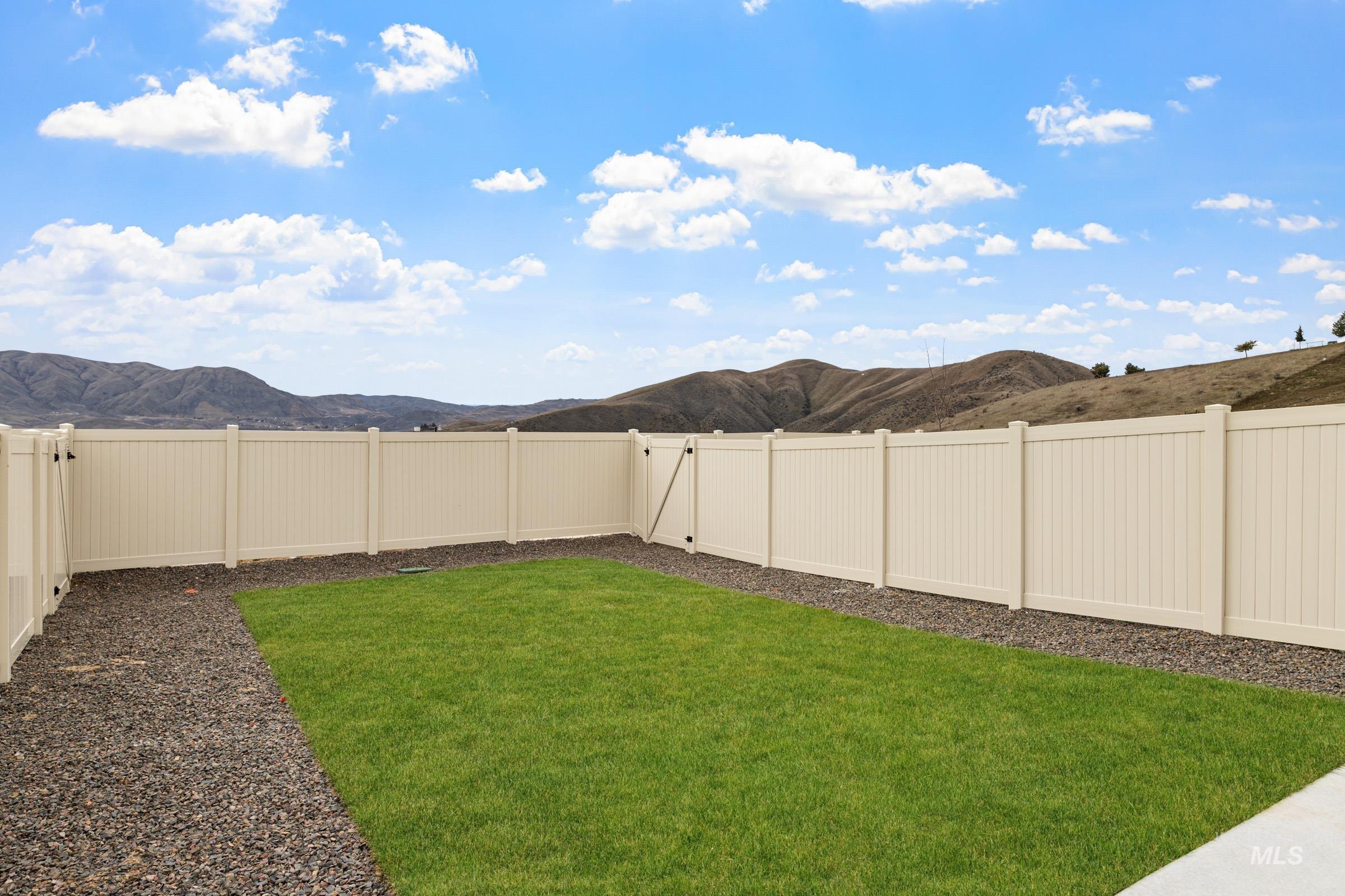 227 Moose St, Horseshoe Bend, Idaho 83629, 3 Bedrooms, 2.5 Bathrooms, Residential For Sale, Price $349,990, 98968340