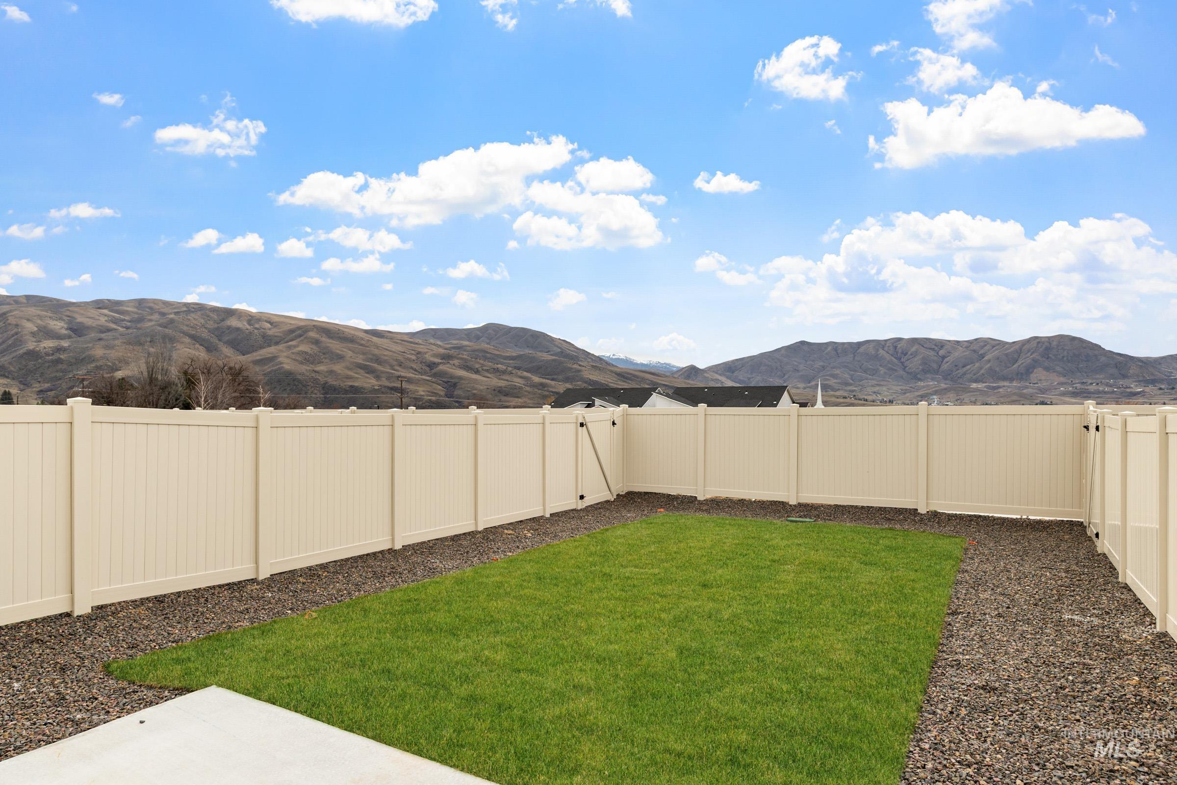 227 Moose St, Horseshoe Bend, Idaho 83629, 3 Bedrooms, 2.5 Bathrooms, Residential For Sale, Price $349,990, 98968340