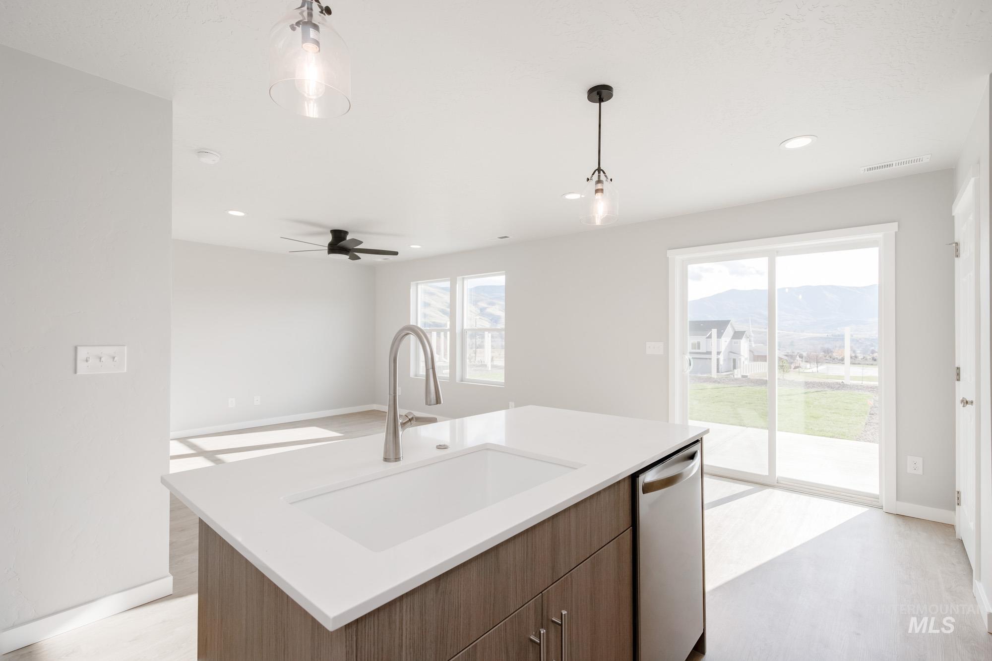 227 Moose St, Horseshoe Bend, Idaho 83629, 3 Bedrooms, 2.5 Bathrooms, Residential For Sale, Price $349,990,MLS 98968340