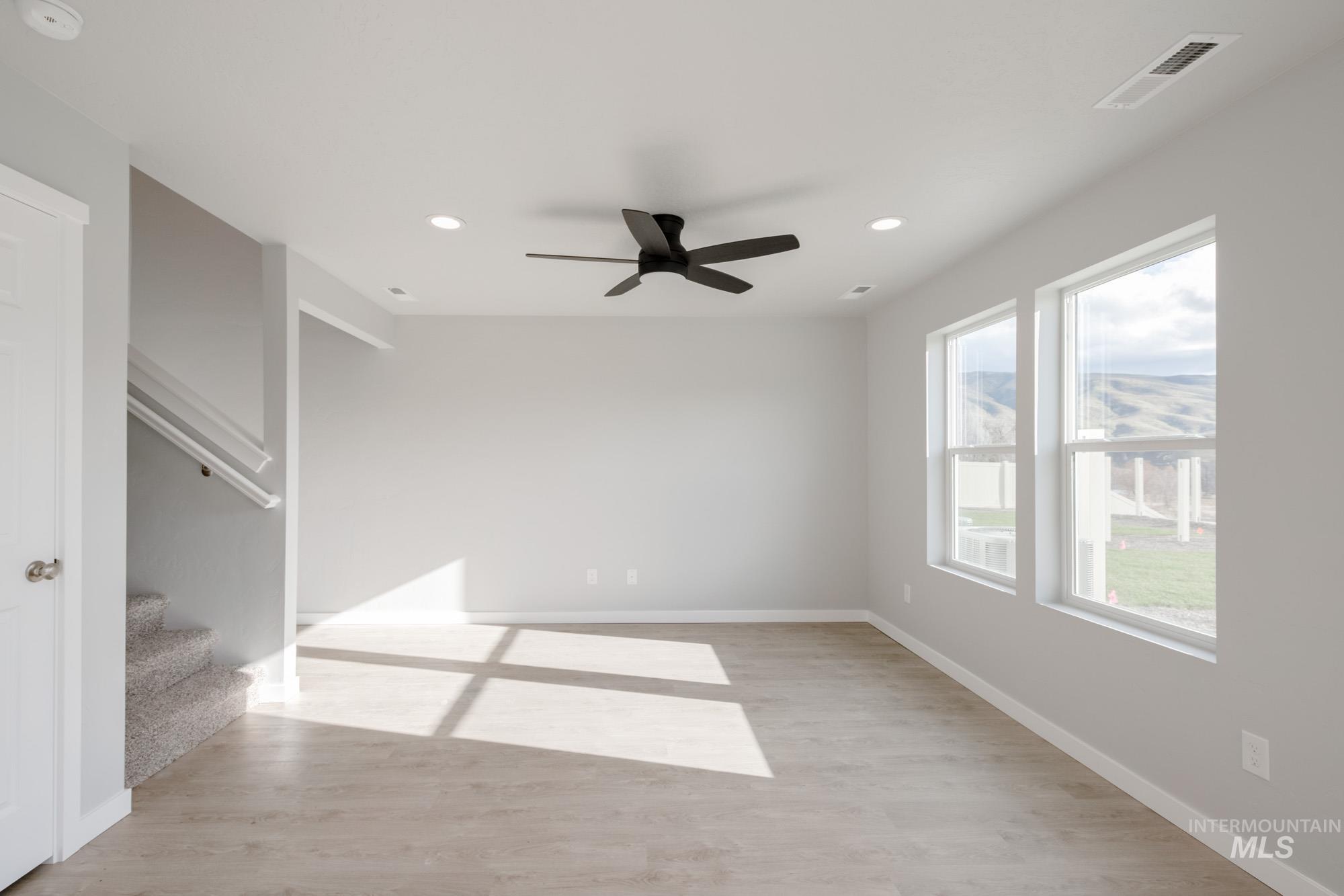 227 Moose St, Horseshoe Bend, Idaho 83629, 3 Bedrooms, 2.5 Bathrooms, Residential For Sale, Price $349,990,MLS 98968340