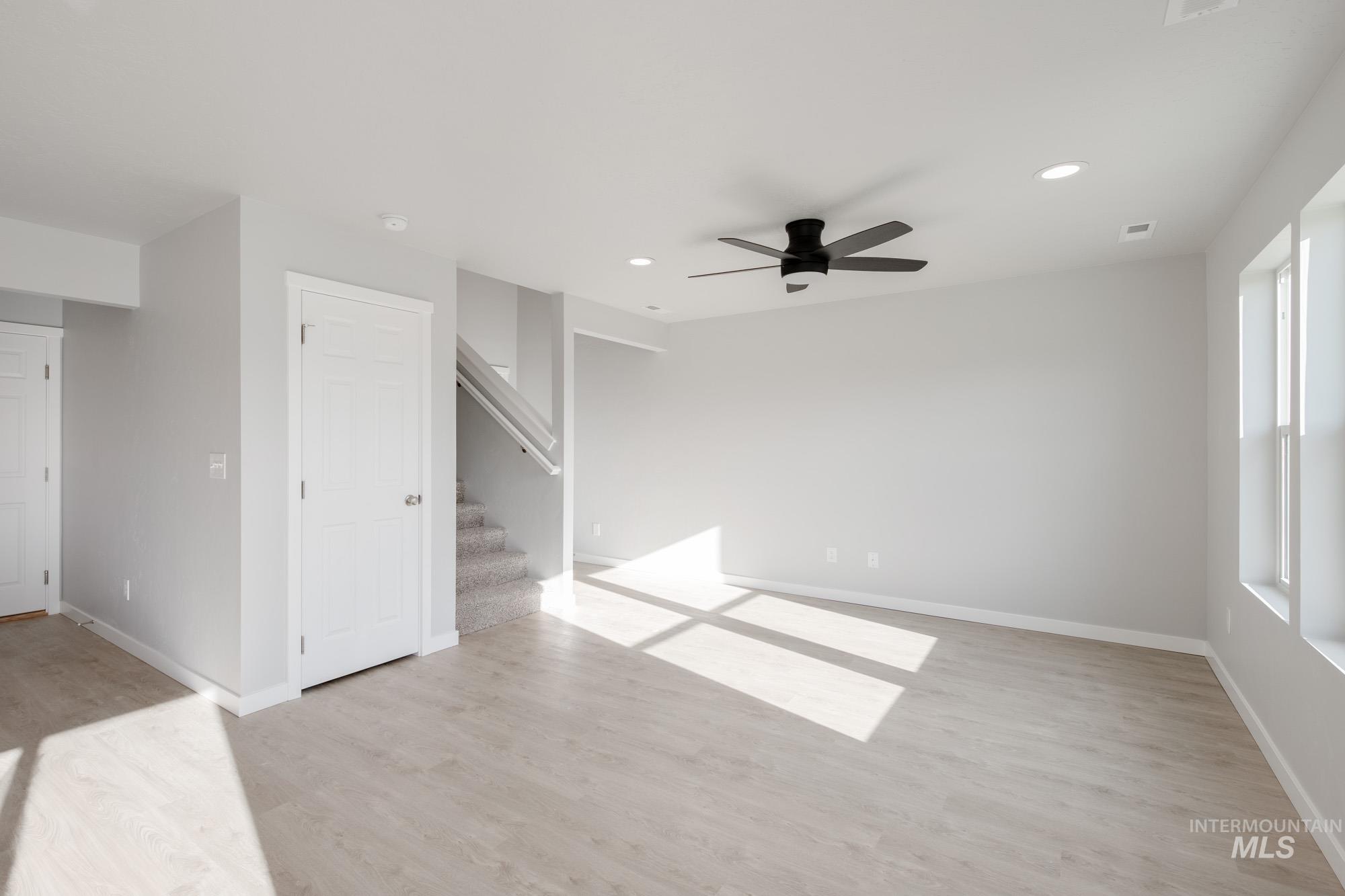 227 Moose St, Horseshoe Bend, Idaho 83629, 3 Bedrooms, 2.5 Bathrooms, Residential For Sale, Price $349,990,MLS 98968340