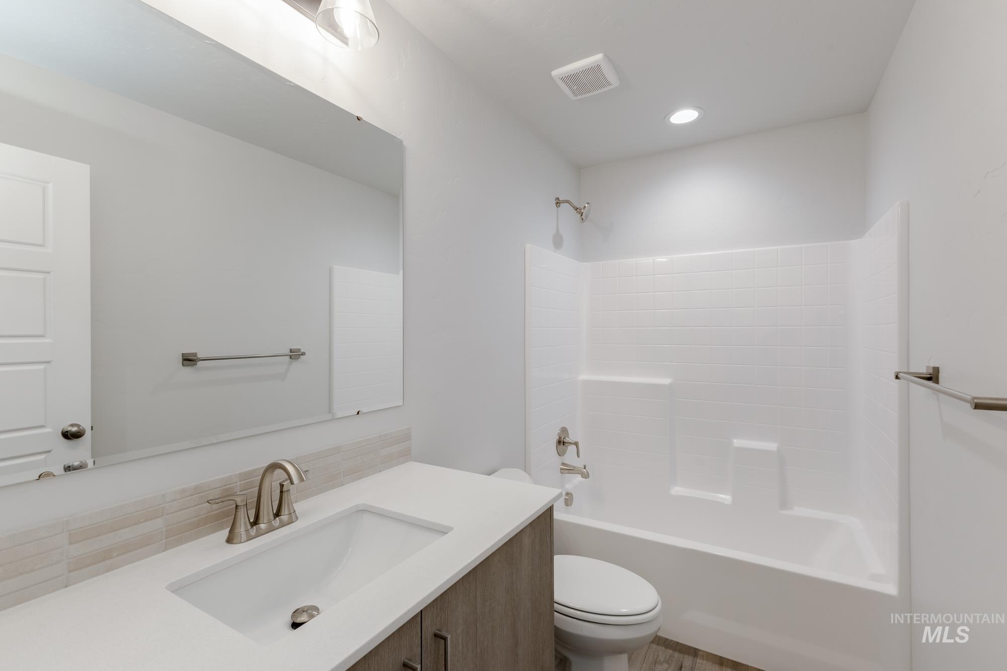 2415 N Silver Wolf Ave, Star, Idaho 83669, 4 Bedrooms, 2 Bathrooms, Residential For Sale, Price $481,990,MLS 98968347