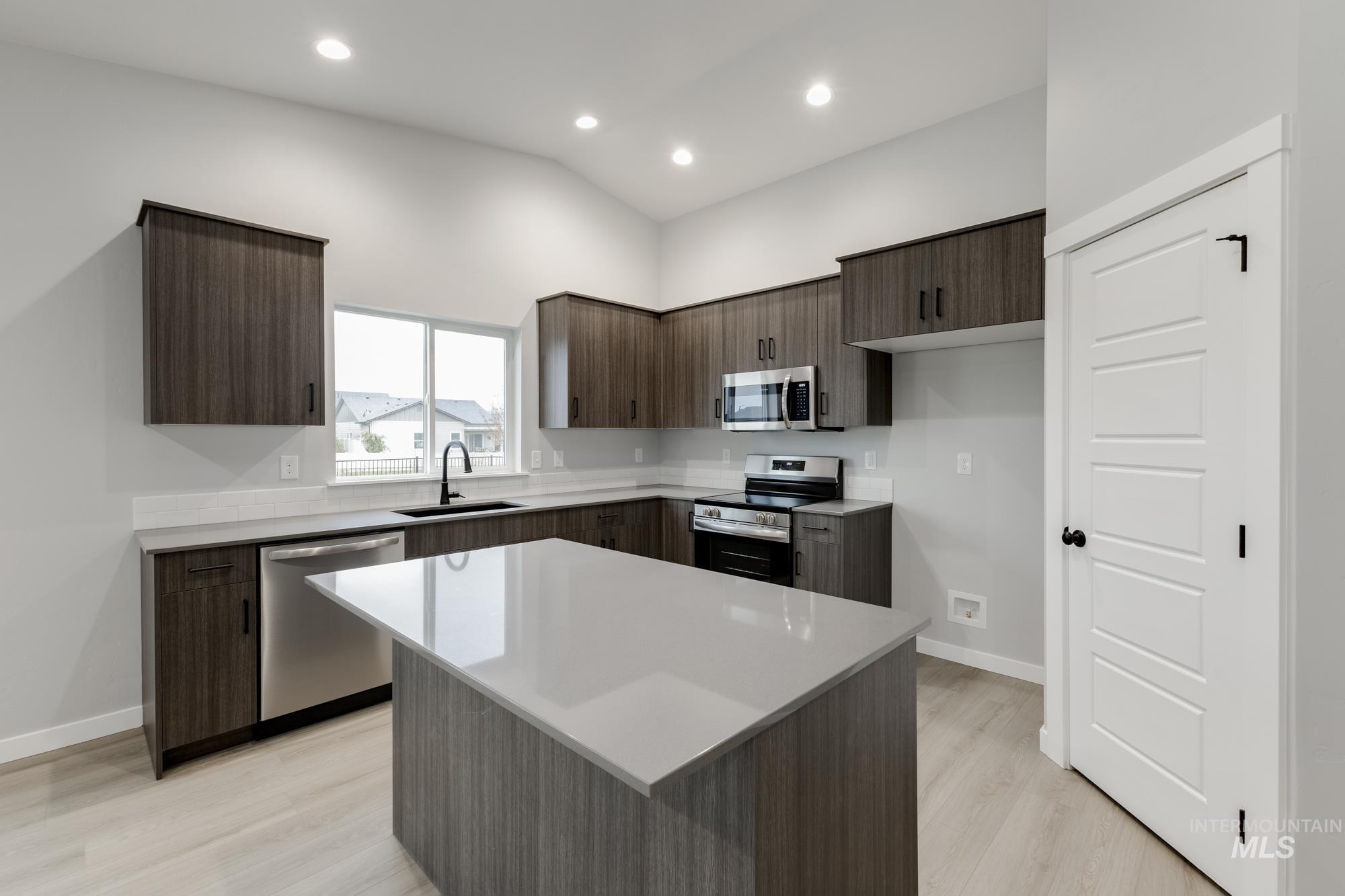 869 N Aleppo Way, Meridian, Idaho 83642, 4 Bedrooms, 2 Bathrooms, Residential For Sale, Price $468,990,MLS 98968348