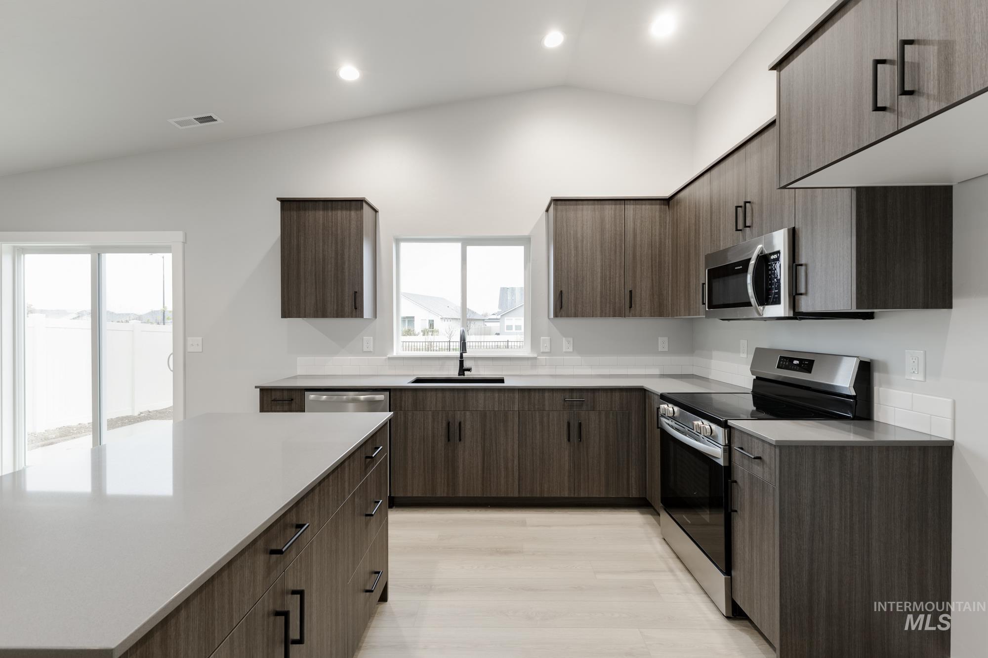 869 N Aleppo Way, Meridian, Idaho 83642, 4 Bedrooms, 2 Bathrooms, Residential For Sale, Price $468,990,MLS 98968348