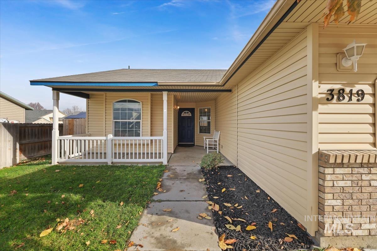 3819 Topeka Ave, Caldwell, Idaho 83605, 3 Bedrooms, 2 Bathrooms, Residential For Sale, Price $359,900,MLS 98968350
