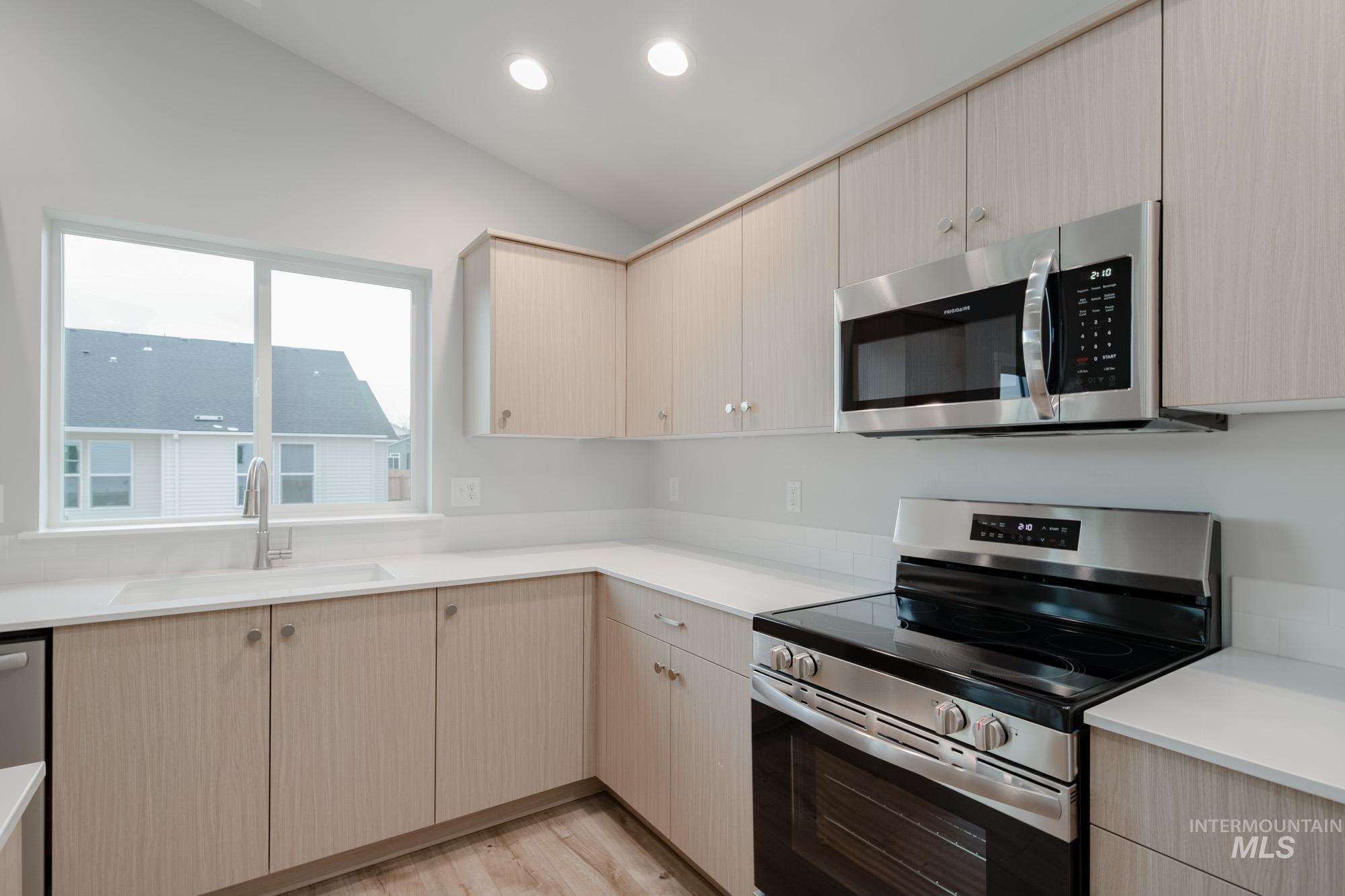 1085 Grass Pond Ave, Middleton, Idaho 83644, 4 Bedrooms, 2 Bathrooms, Residential For Sale, Price $455,990,MLS 98968351