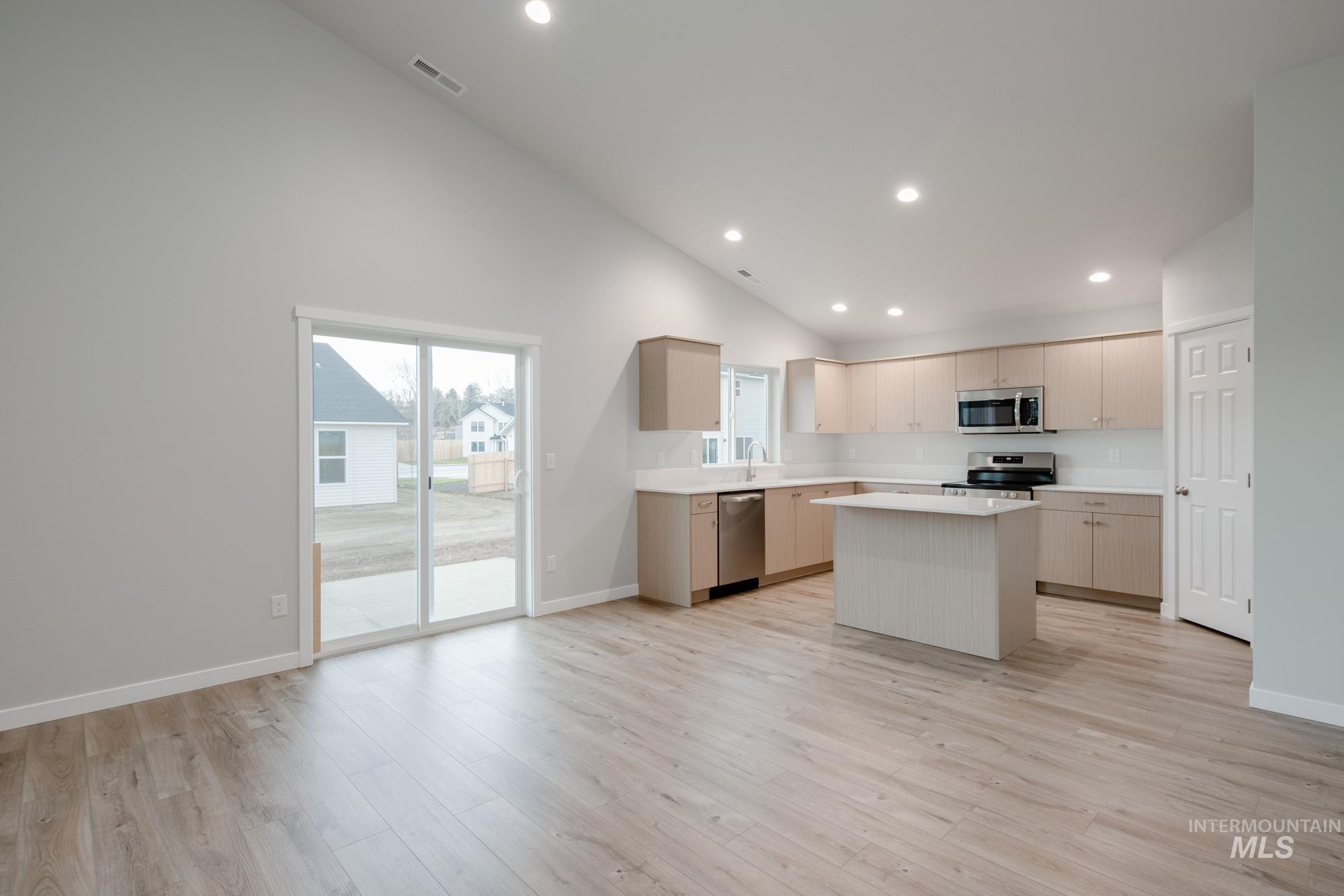 1085 Grass Pond Ave, Middleton, Idaho 83644, 4 Bedrooms, 2 Bathrooms, Residential For Sale, Price $455,990,MLS 98968351