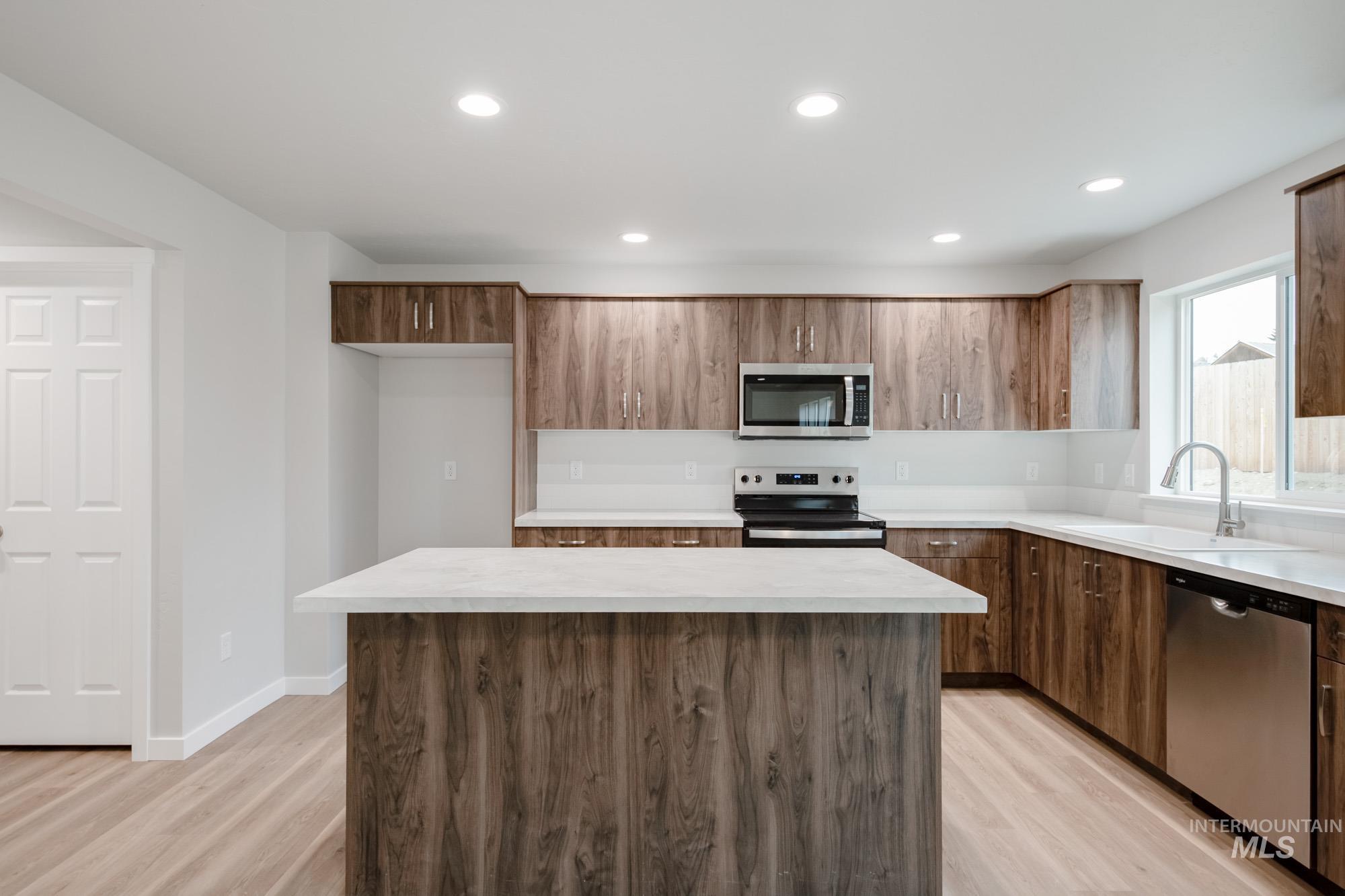 1494 Long Pond St, Middleton, Idaho 83644, 5 Bedrooms, 3 Bathrooms, Residential For Sale, Price $515,990,MLS 98968355