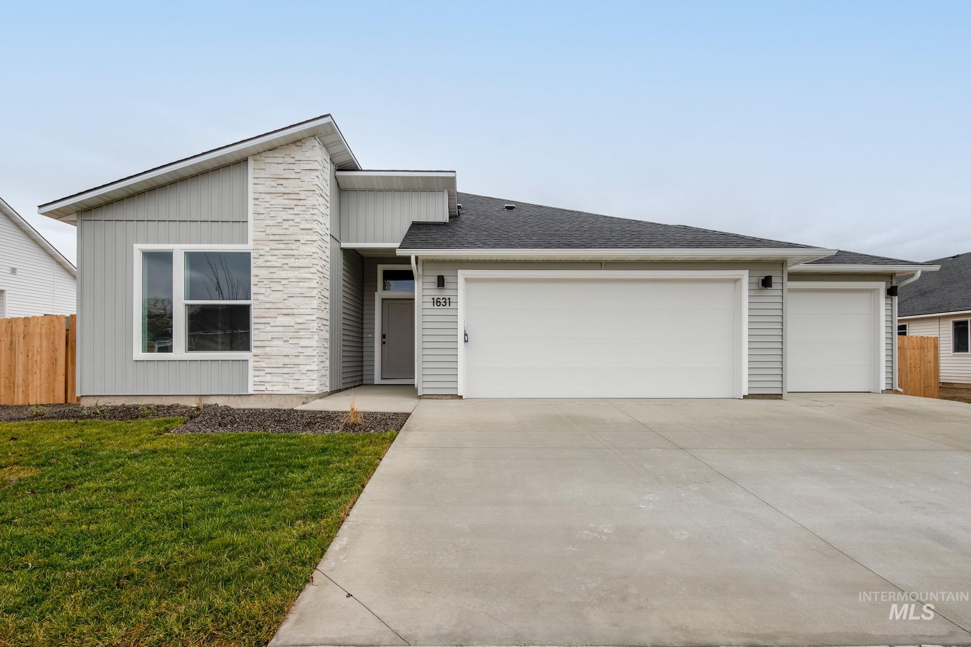 1631 Long Pond St, Middleton, Idaho 83644, 4 Bedrooms, 2 Bathrooms, Residential For Sale, Price $470,990,MLS 98968357