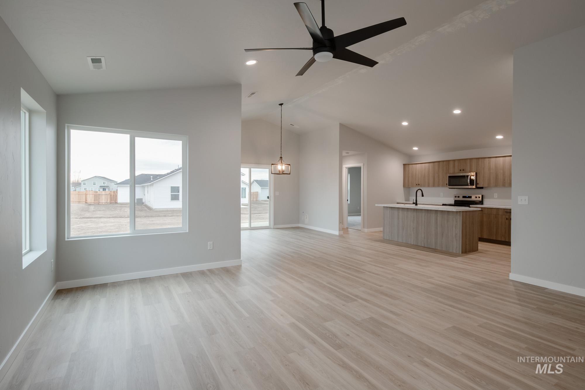 1631 Long Pond St, Middleton, Idaho 83644, 4 Bedrooms, 2 Bathrooms, Residential For Sale, Price $470,990,MLS 98968357