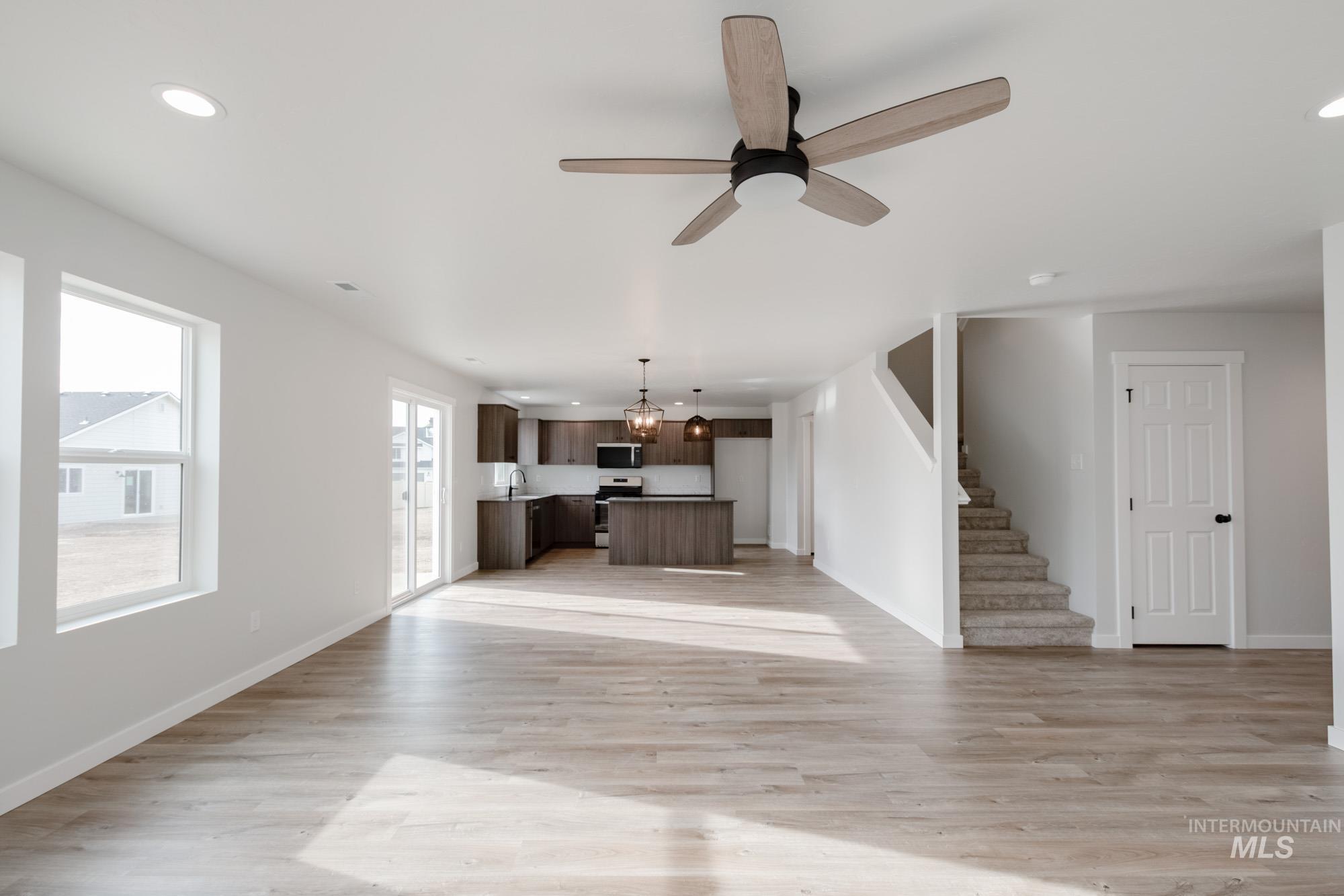 9095 W Violet St, Nampa, Idaho 83687, 5 Bedrooms, 3 Bathrooms, Residential For Sale, Price $489,990,MLS 98968360