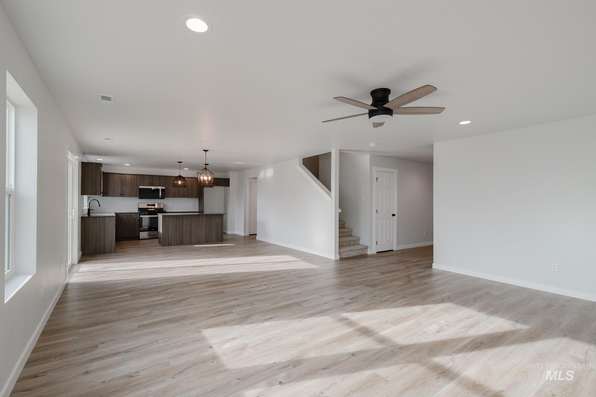 9095 W Violet St, Nampa, Idaho 83687, 5 Bedrooms, 3 Bathrooms, Residential For Sale, Price $489,990,MLS 98968360