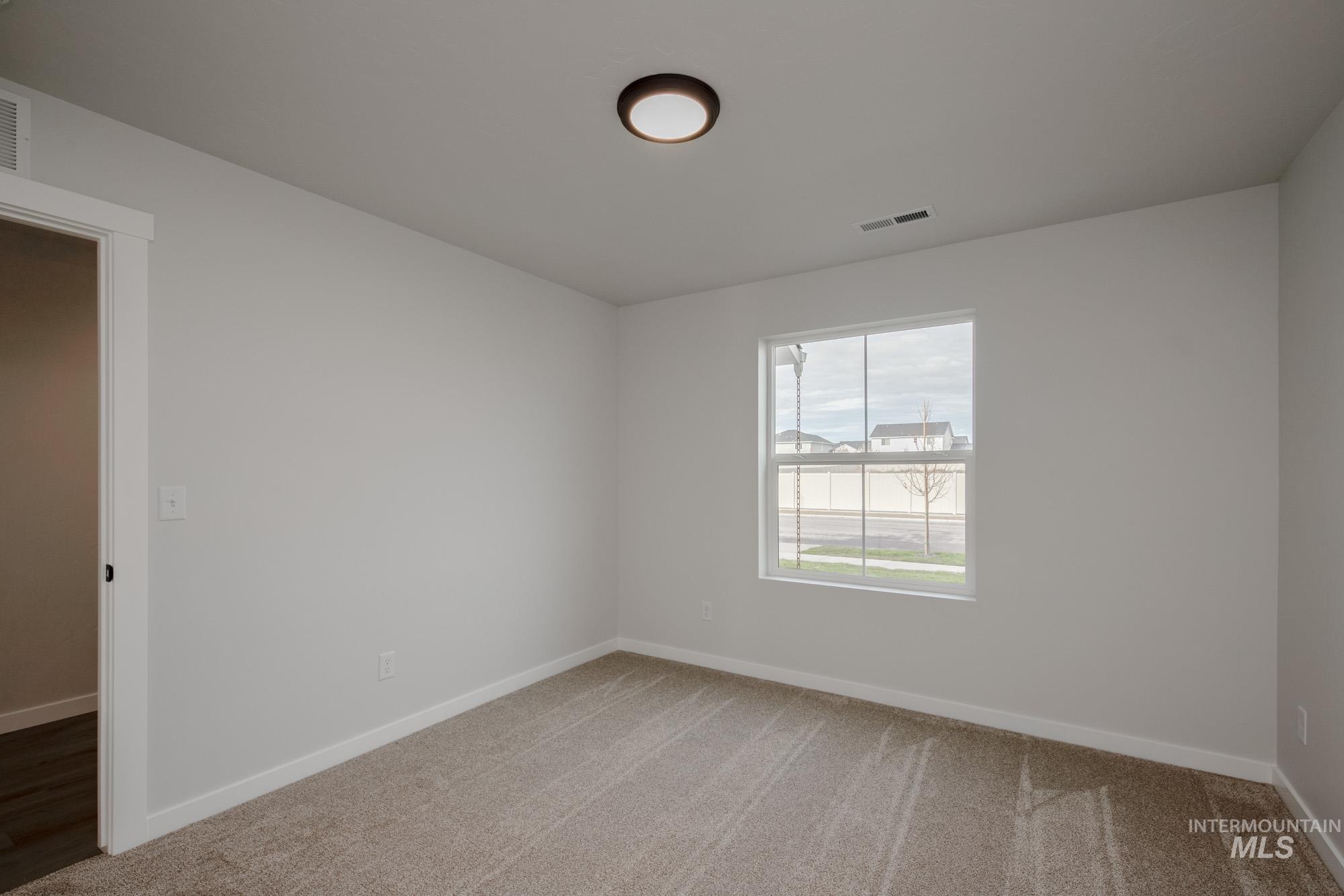 9095 W Violet St, Nampa, Idaho 83687, 5 Bedrooms, 3 Bathrooms, Residential For Sale, Price $489,990, 98968360