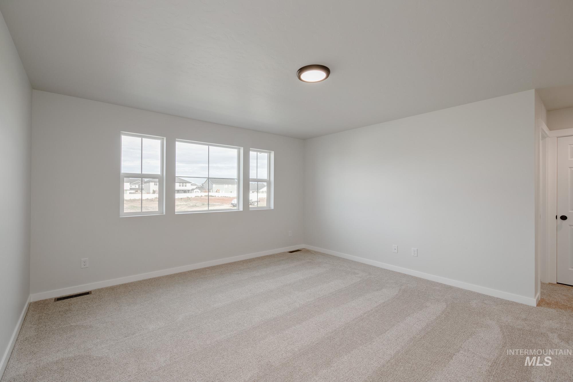 9095 W Violet St, Nampa, Idaho 83687, 5 Bedrooms, 3 Bathrooms, Residential For Sale, Price $489,990, 98968360