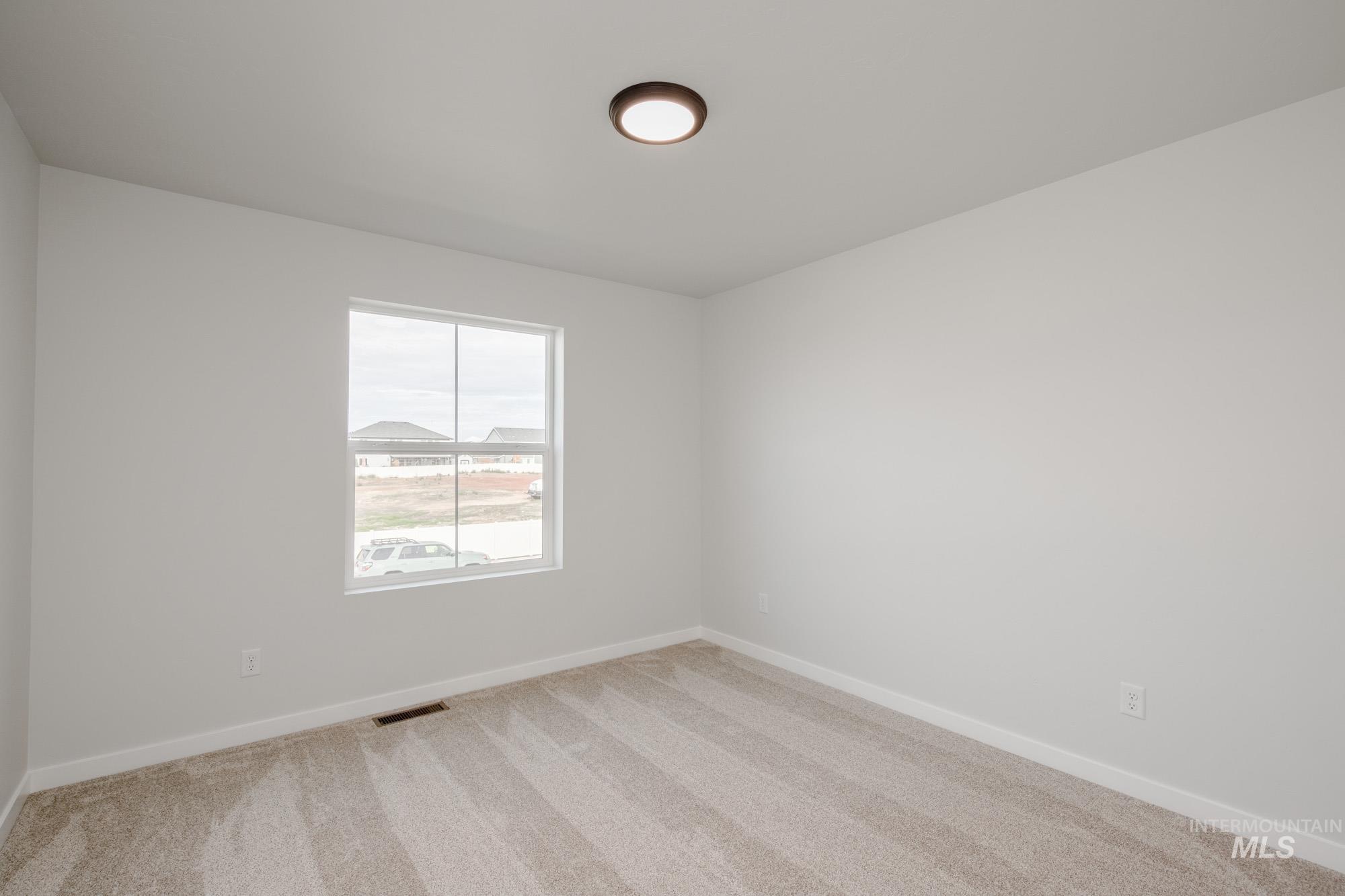 9095 W Violet St, Nampa, Idaho 83687, 5 Bedrooms, 3 Bathrooms, Residential For Sale, Price $489,990, 98968360