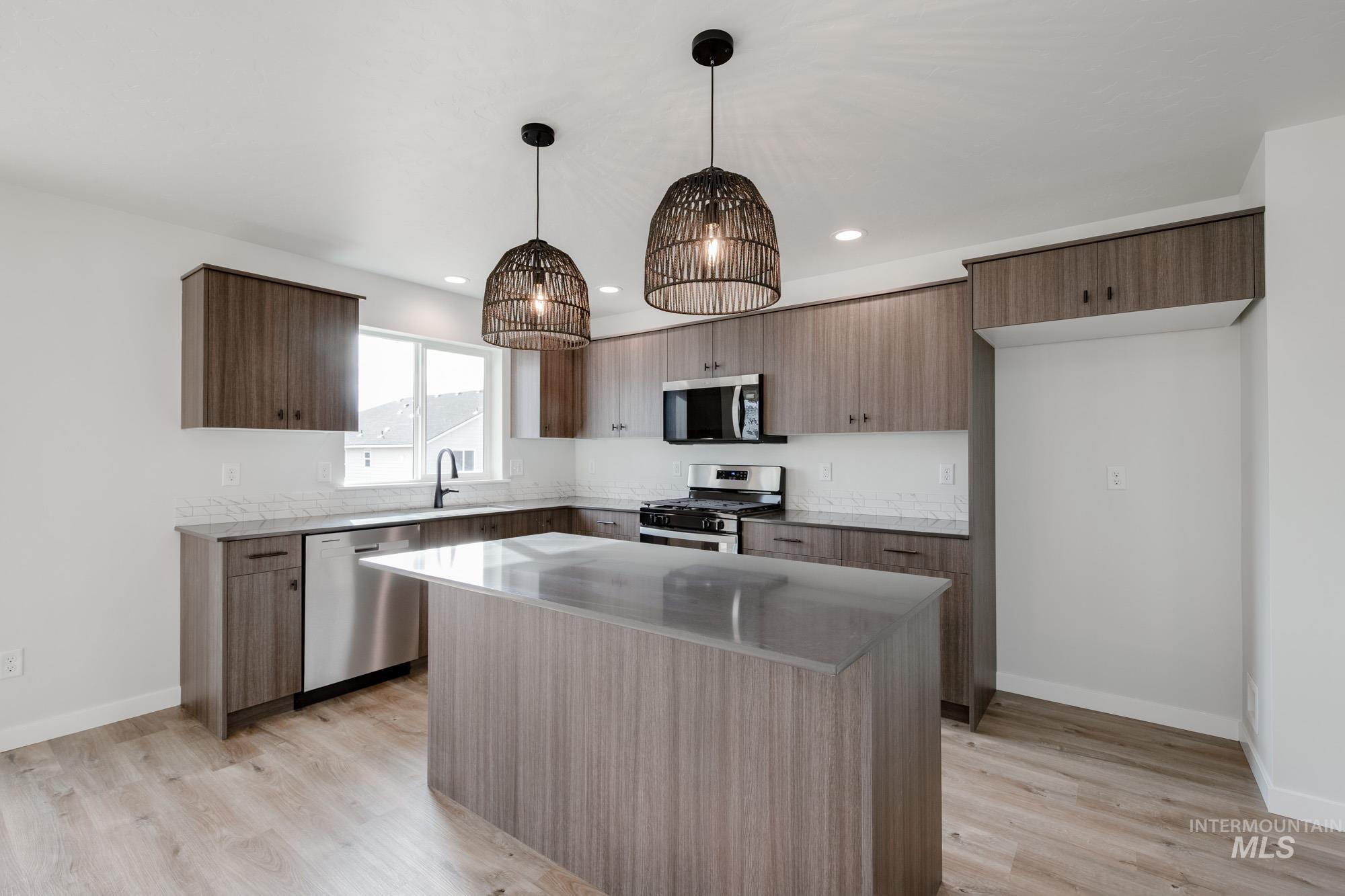 9095 W Violet St, Nampa, Idaho 83687, 5 Bedrooms, 3 Bathrooms, Residential For Sale, Price $489,990,MLS 98968360