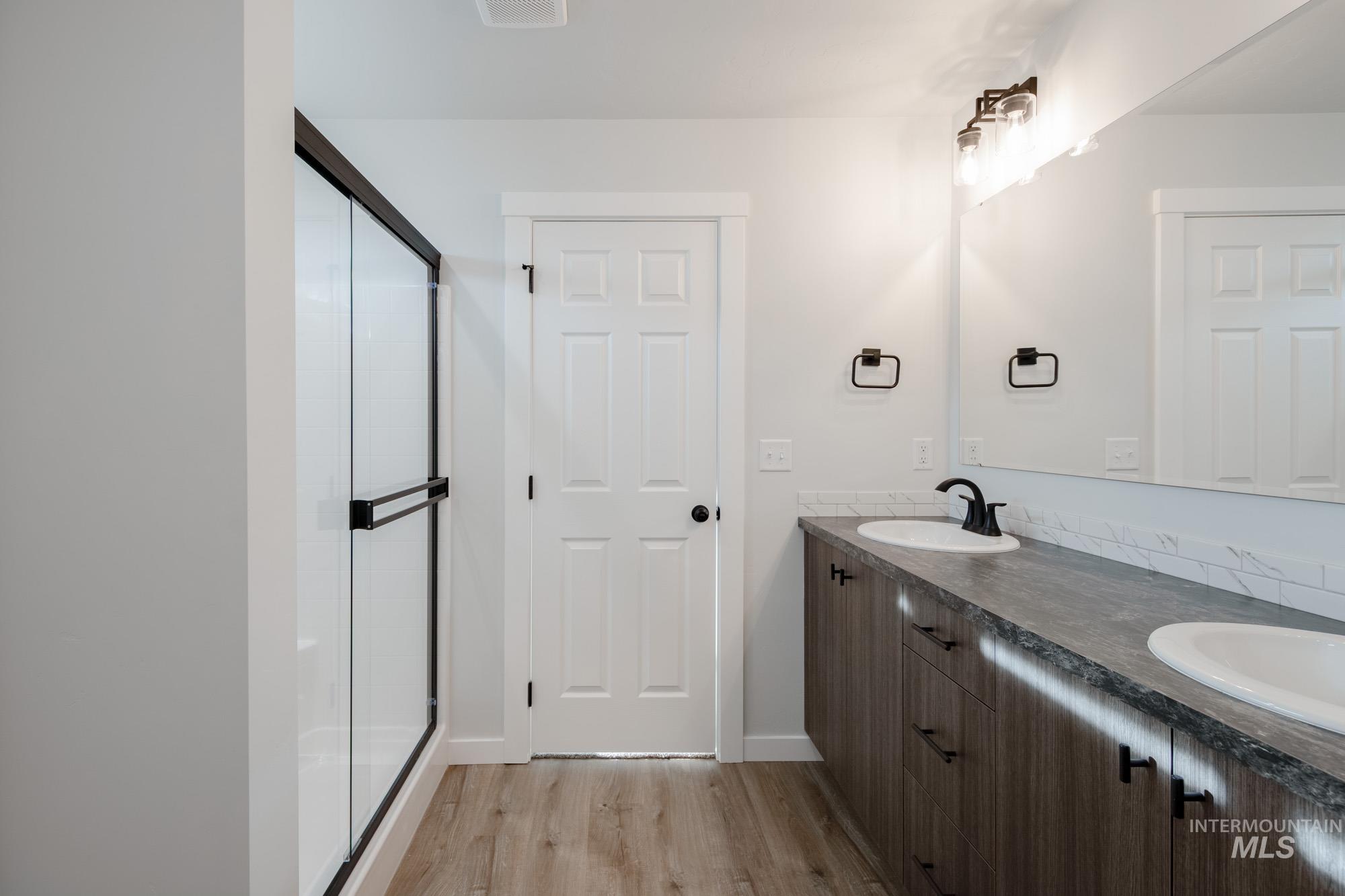 9095 W Violet St, Nampa, Idaho 83687, 5 Bedrooms, 3 Bathrooms, Residential For Sale, Price $489,990,MLS 98968360