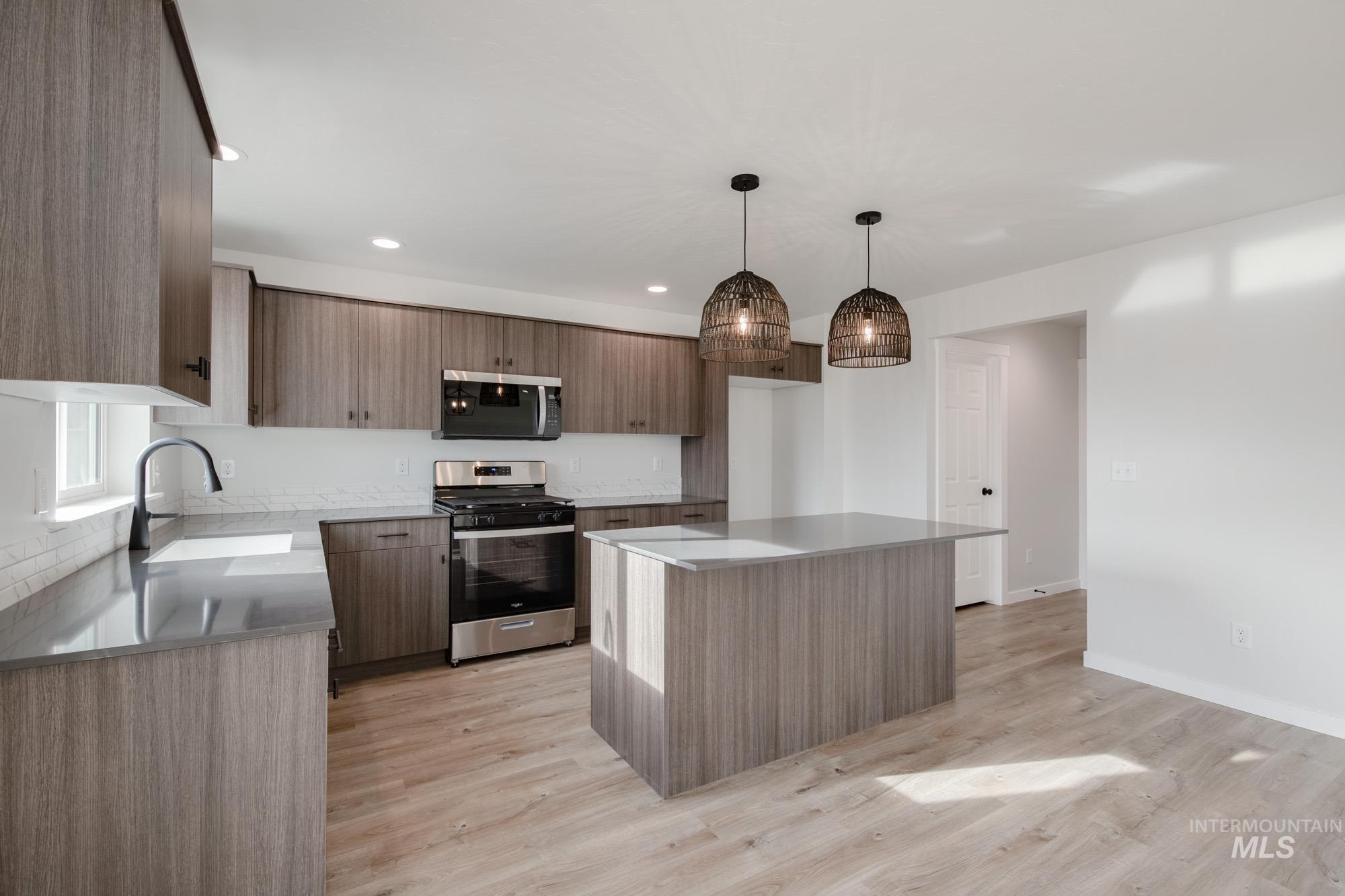 9095 W Violet St, Nampa, Idaho 83687, 5 Bedrooms, 3 Bathrooms, Residential For Sale, Price $489,990,MLS 98968360