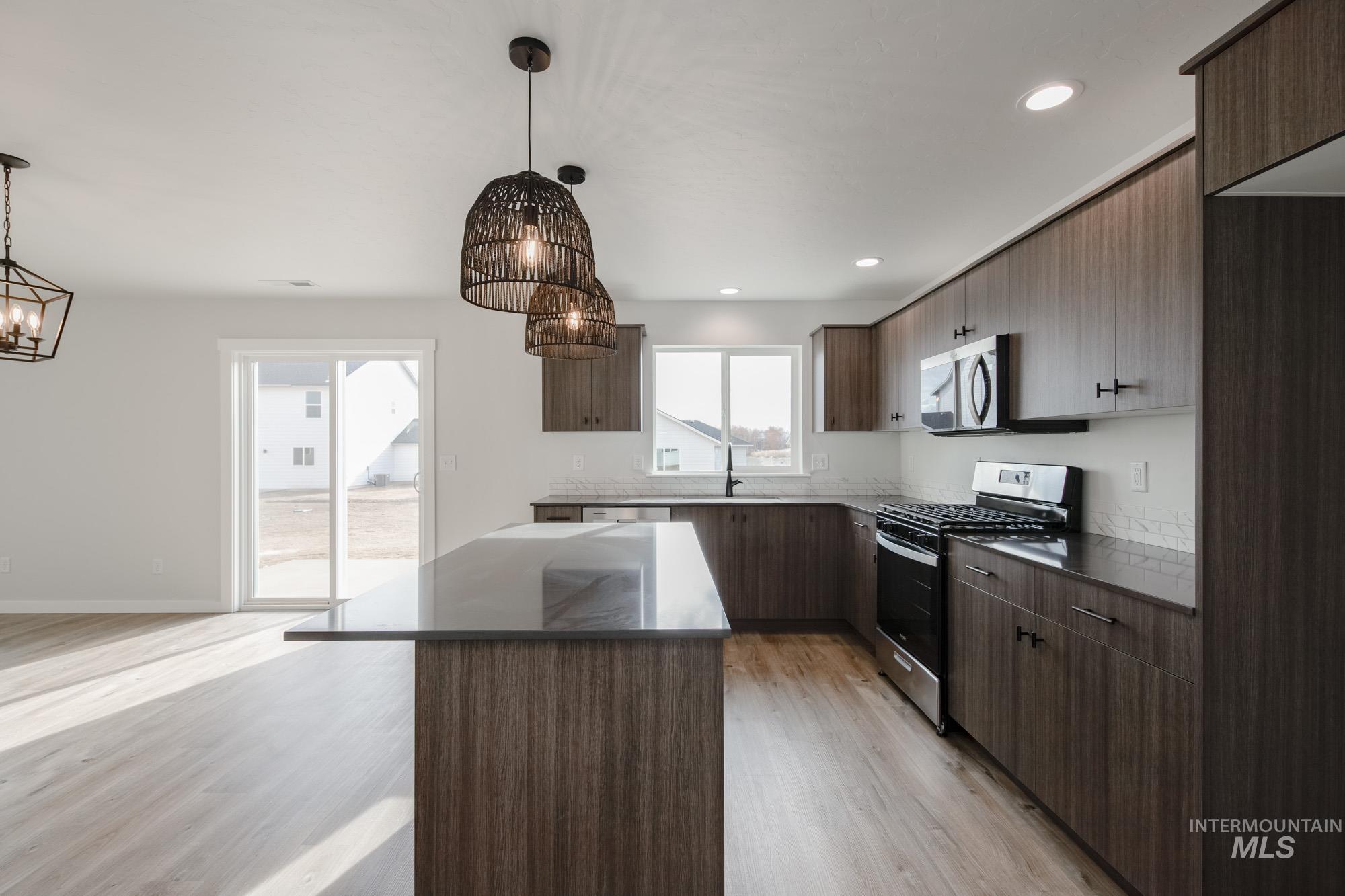 9095 W Violet St, Nampa, Idaho 83687, 5 Bedrooms, 3 Bathrooms, Residential For Sale, Price $489,990, 98968360