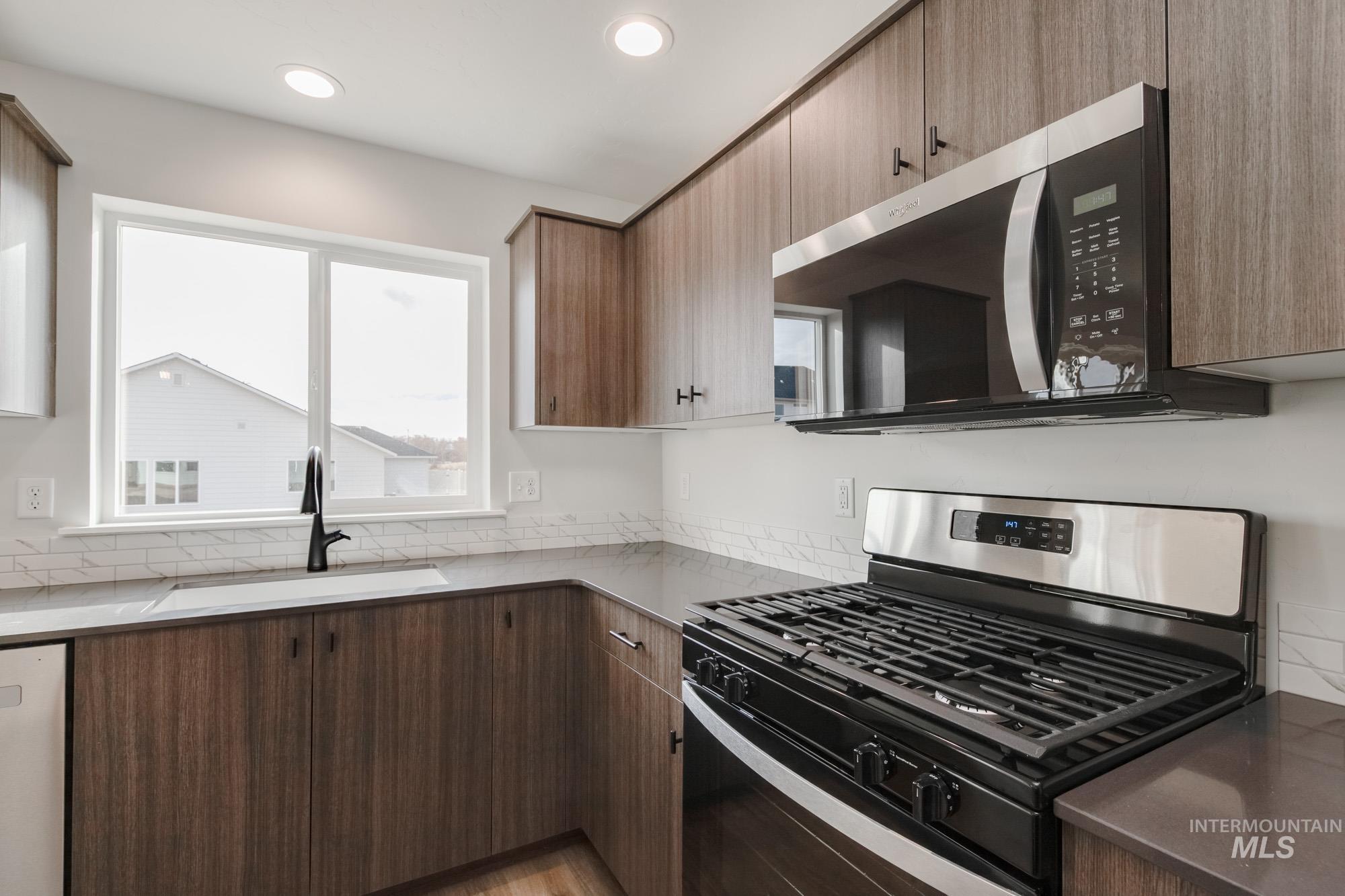 9095 W Violet St, Nampa, Idaho 83687, 5 Bedrooms, 3 Bathrooms, Residential For Sale, Price $489,990,MLS 98968360