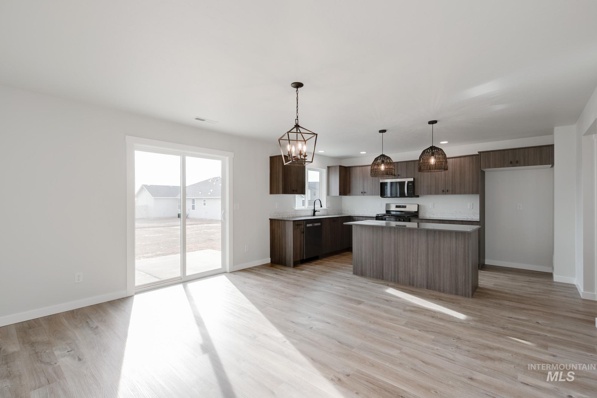 9095 W Violet St, Nampa, Idaho 83687, 5 Bedrooms, 3 Bathrooms, Residential For Sale, Price $489,990, 98968360