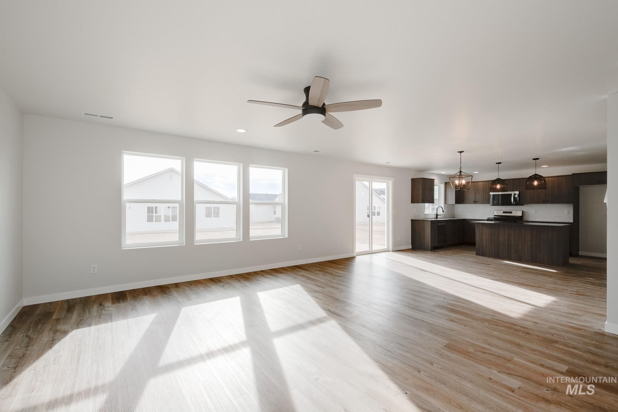 9095 W Violet St, Nampa, Idaho 83687, 5 Bedrooms, 3 Bathrooms, Residential For Sale, Price $489,990,MLS 98968360